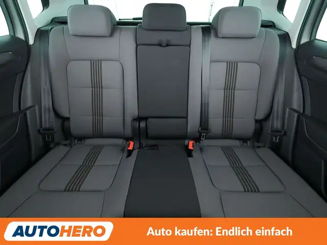 Volkswagen Golf Sportsvan view 15