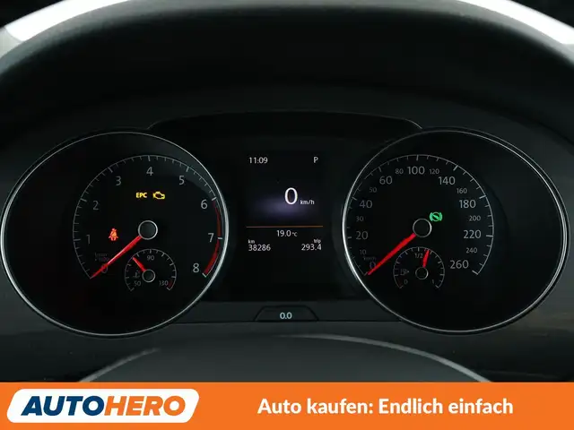 Volkswagen Golf Sportsvan view 20