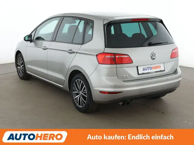 Volkswagen Golf Sportsvan view 4