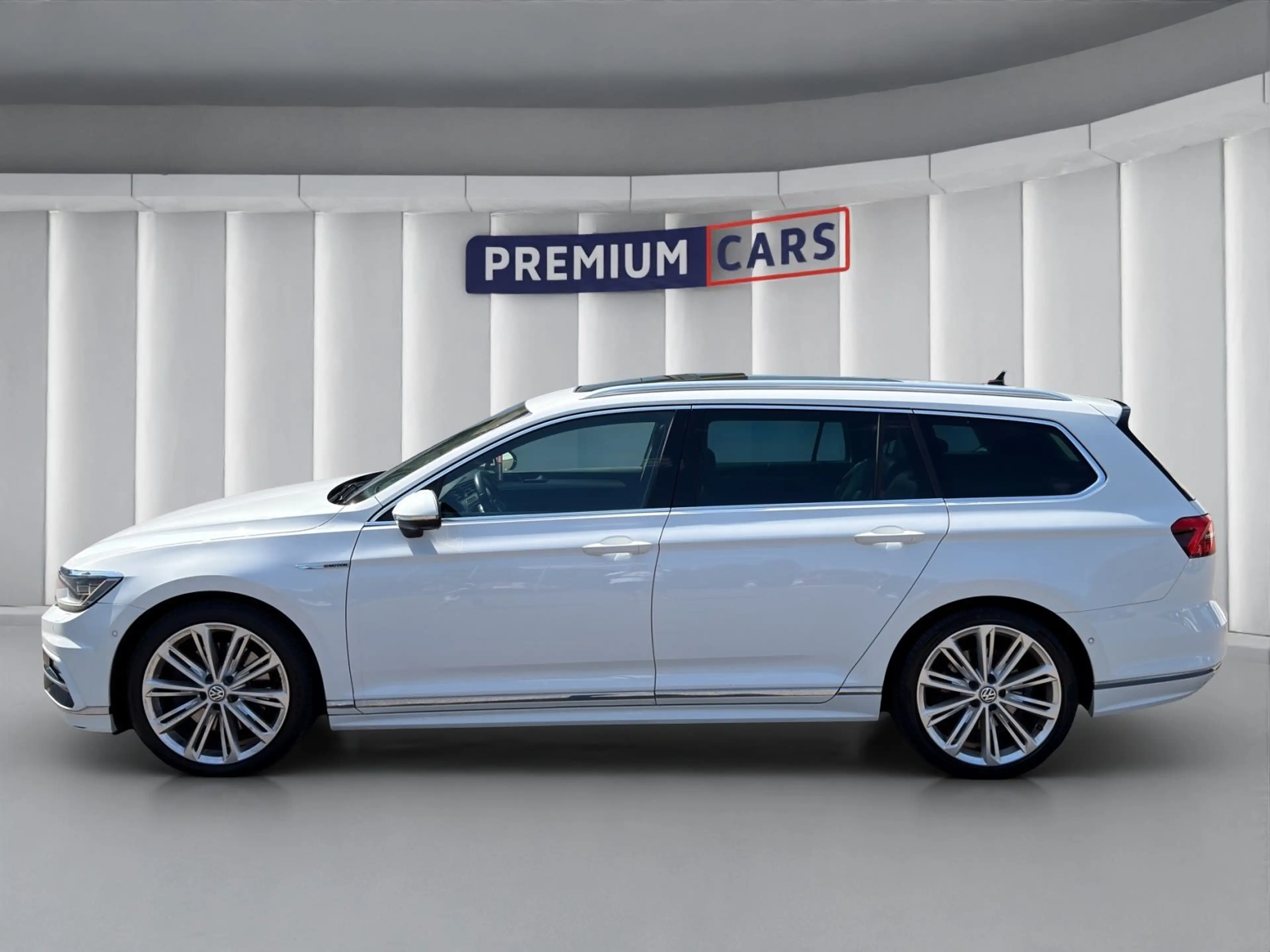 Volkswagen Passat Variant Highline R-Line 4Motion *Finanz* — photo 2