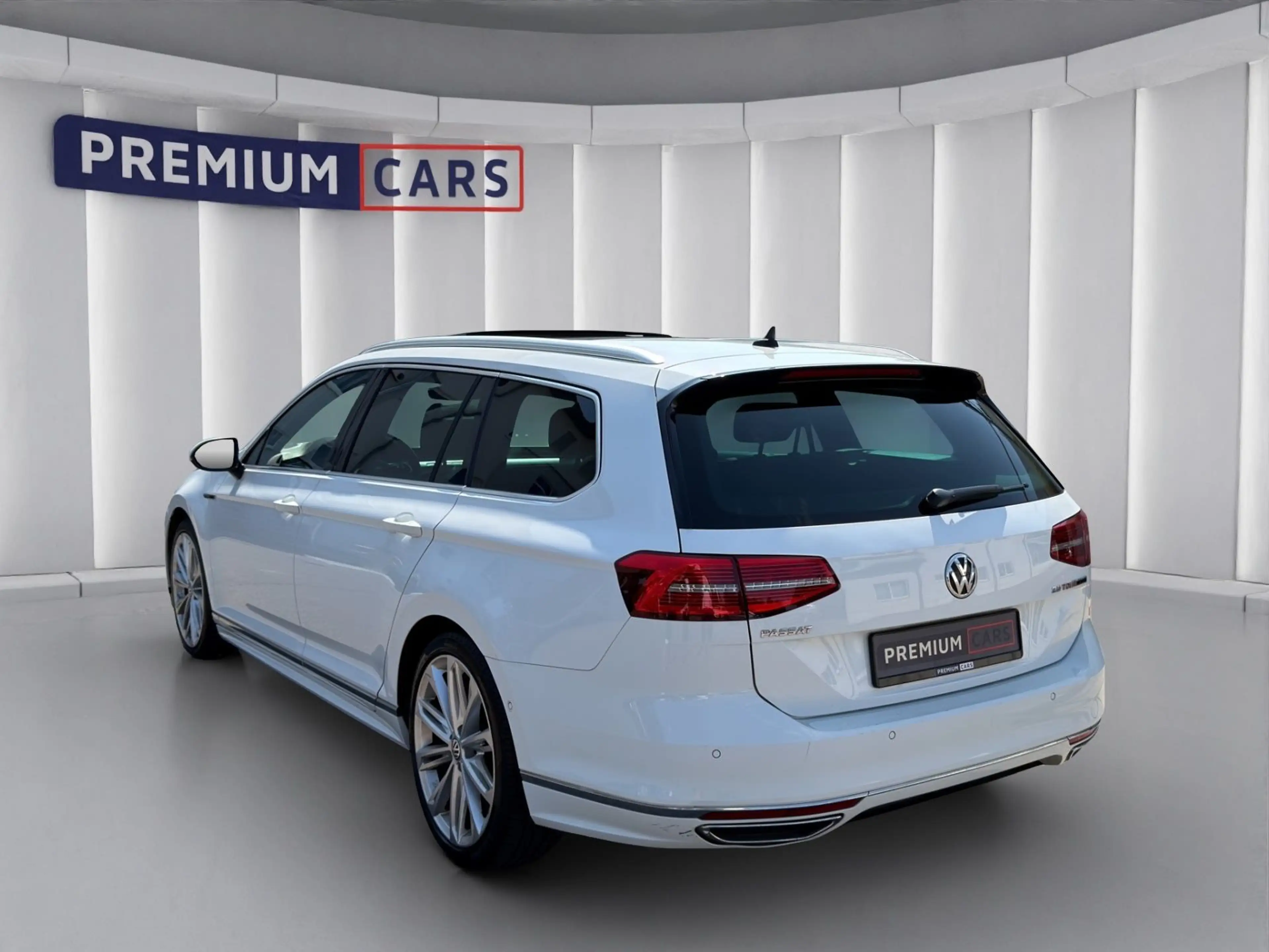 Volkswagen Passat Variant Highline R-Line 4Motion *Finanz* — photo 3