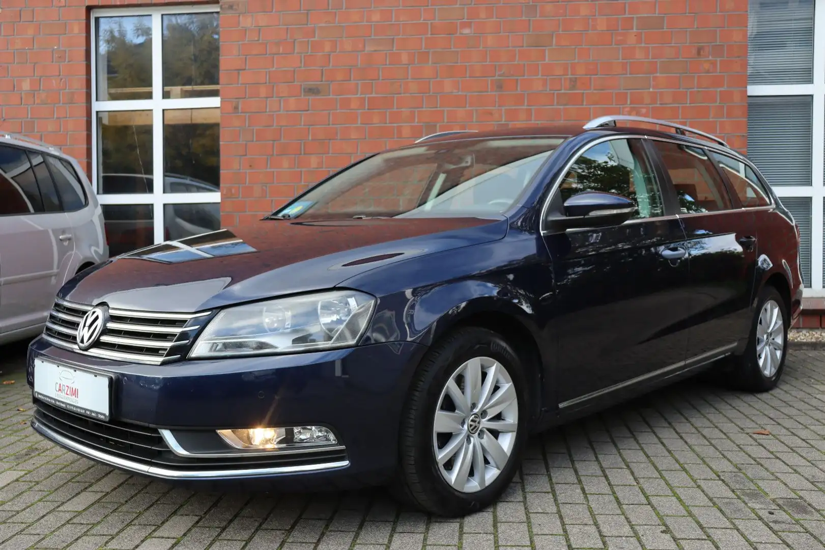 Volkswagen Passat Variant 2.0 TDI Comfortline DSG Navi Bleu - 2