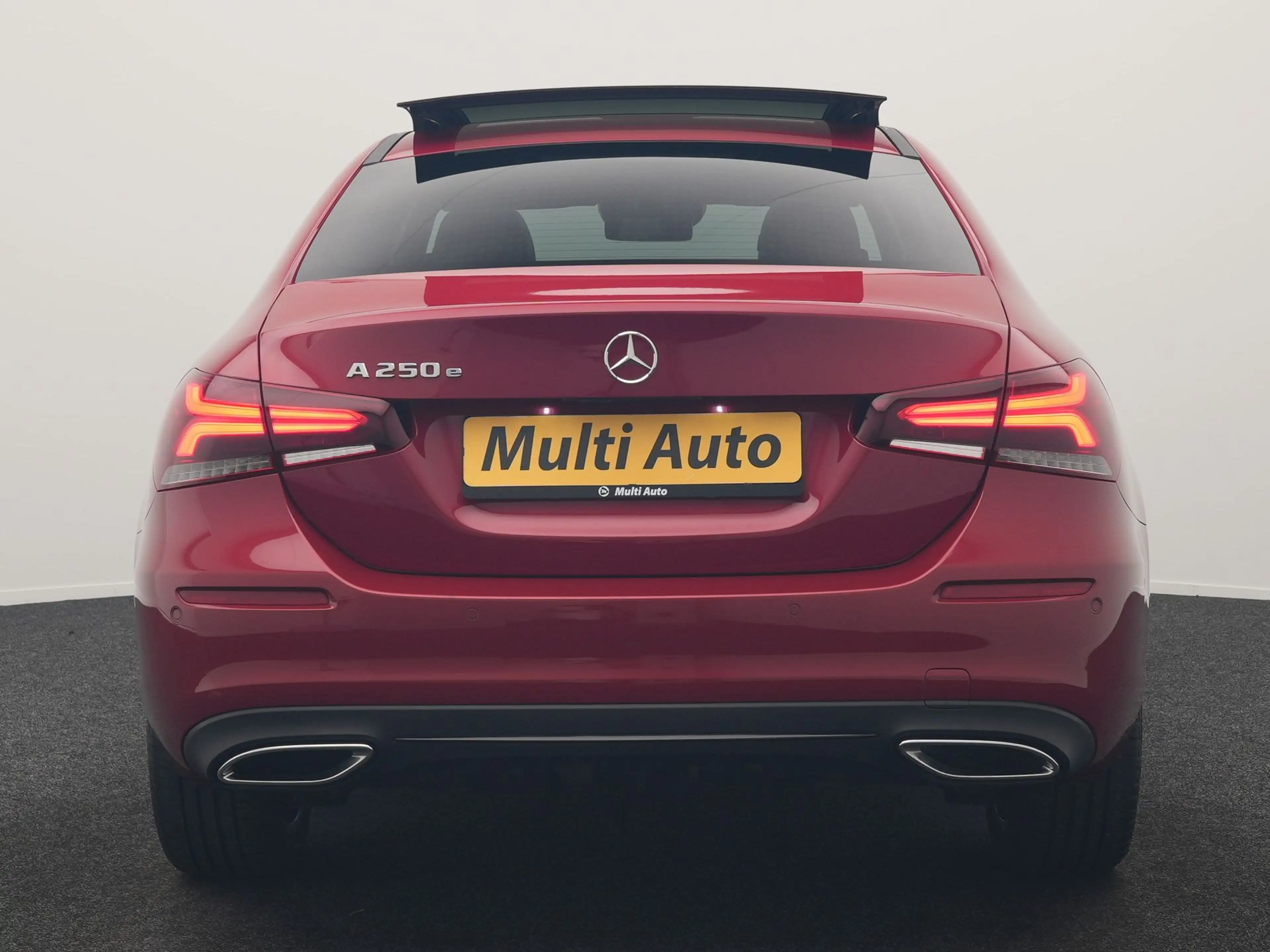 Mercedes-Benz A 250 e Premium PHEV 245pk Dealer O.H | Trekhaak Af Fabr — photo 22
