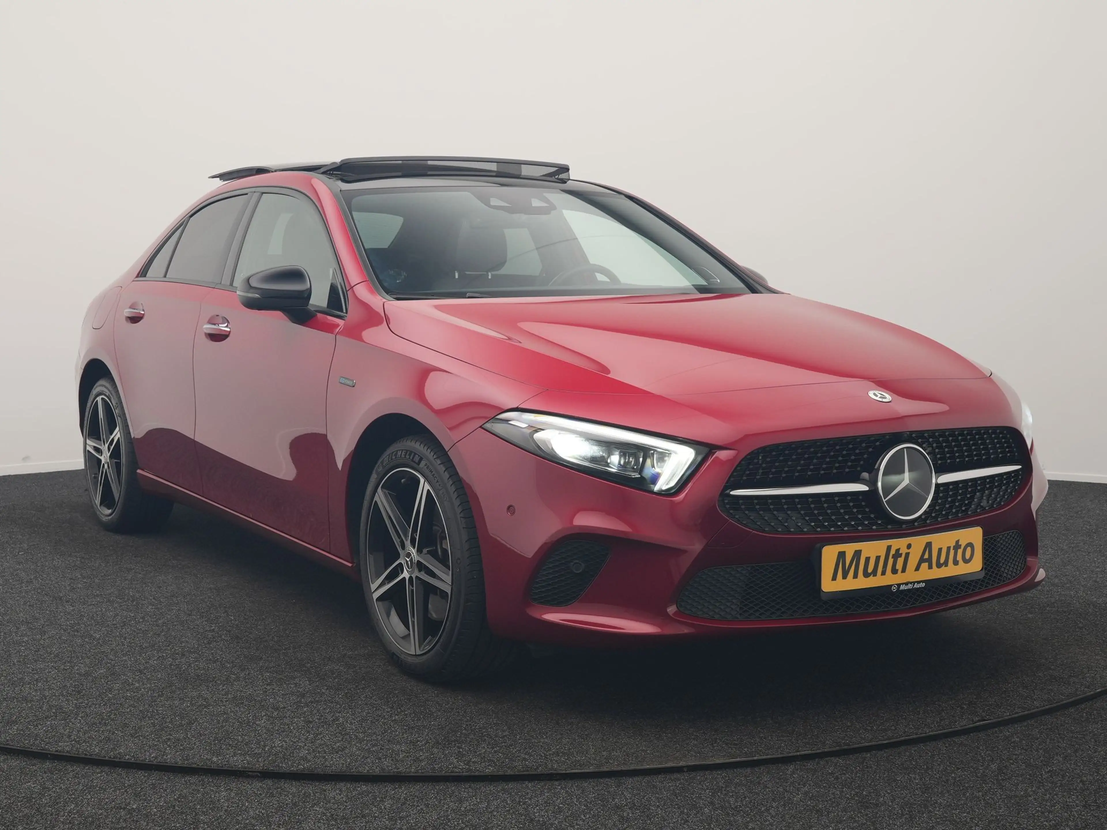 Mercedes-Benz A 250 e Premium PHEV 245pk Dealer O.H | Trekhaak Af Fabr — photo 23