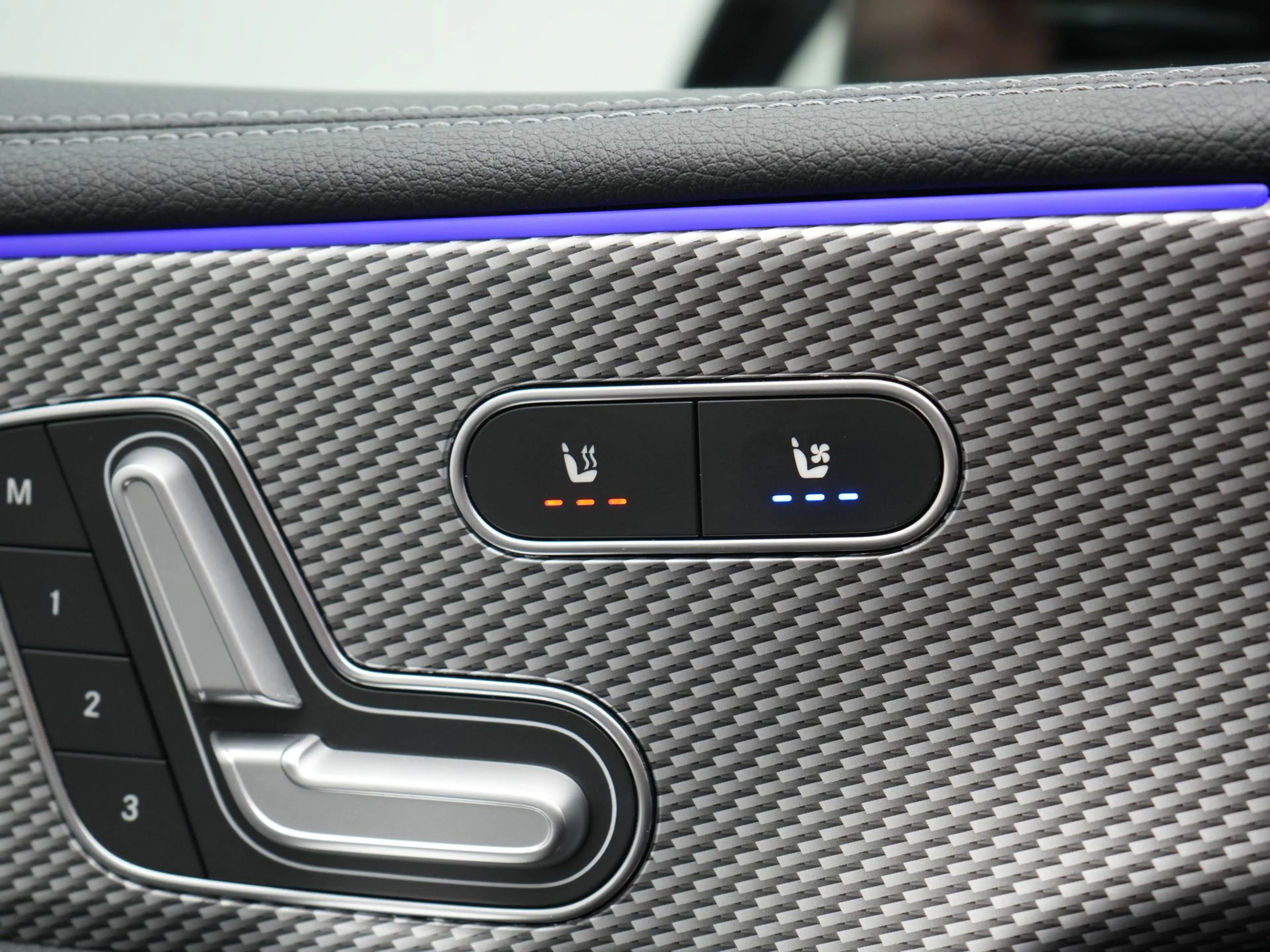 Mercedes-Benz A 250 e Premium PHEV 245pk Dealer O.H | Trekhaak Af Fabr — photo 20
