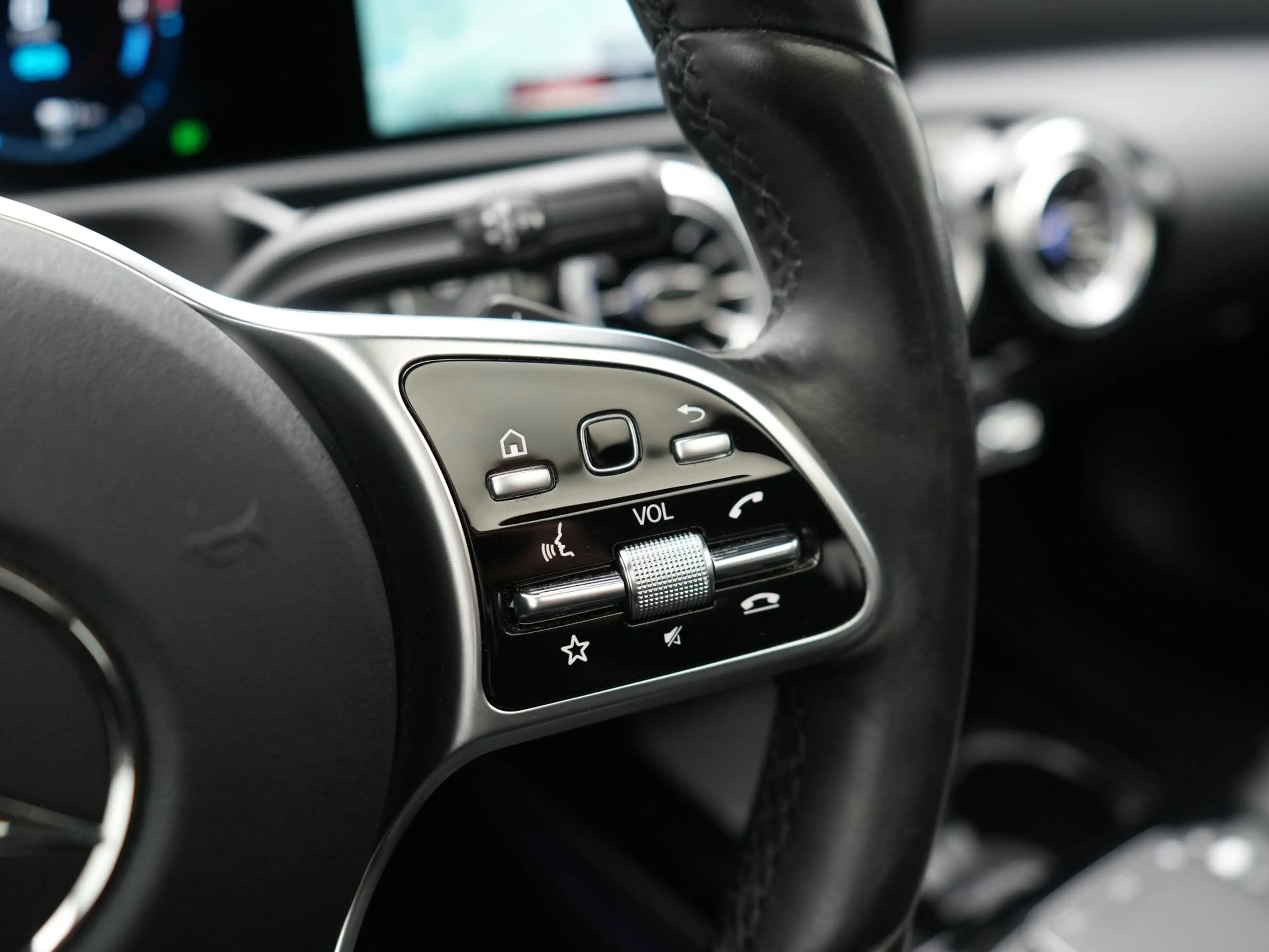 Mercedes-Benz A 250 e Premium PHEV 245pk Dealer O.H | Trekhaak Af Fabr — photo 29