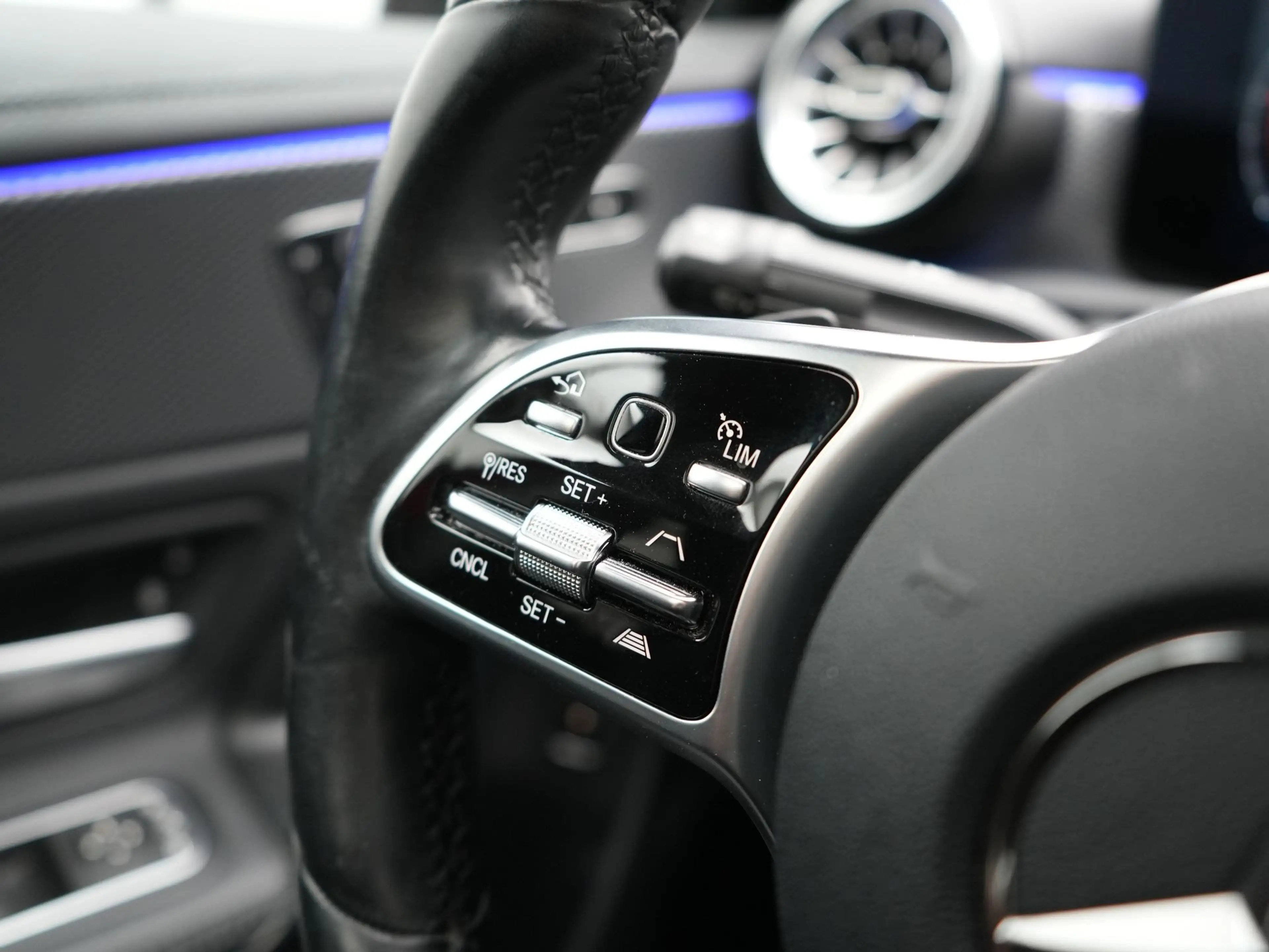 Mercedes-Benz A 250 e Premium PHEV 245pk Dealer O.H | Trekhaak Af Fabr — photo 27