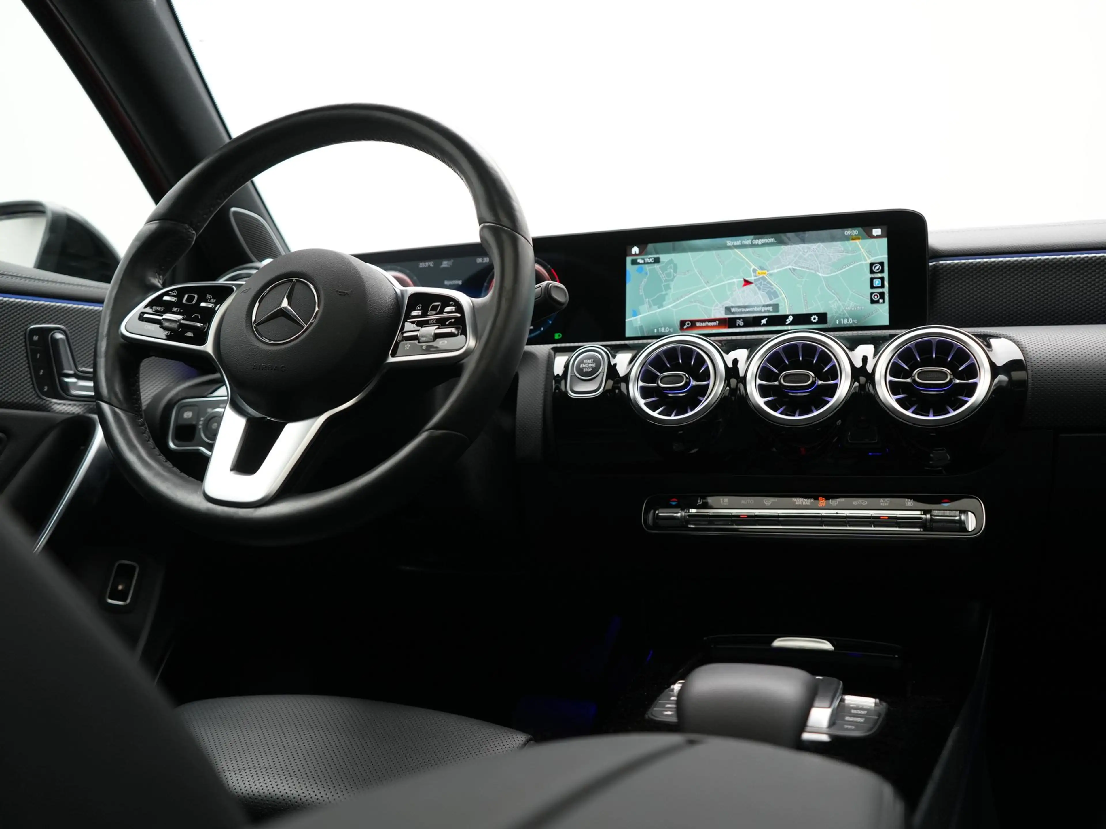 Mercedes-Benz A 250 e Premium PHEV 245pk Dealer O.H | Trekhaak Af Fabr — photo 9