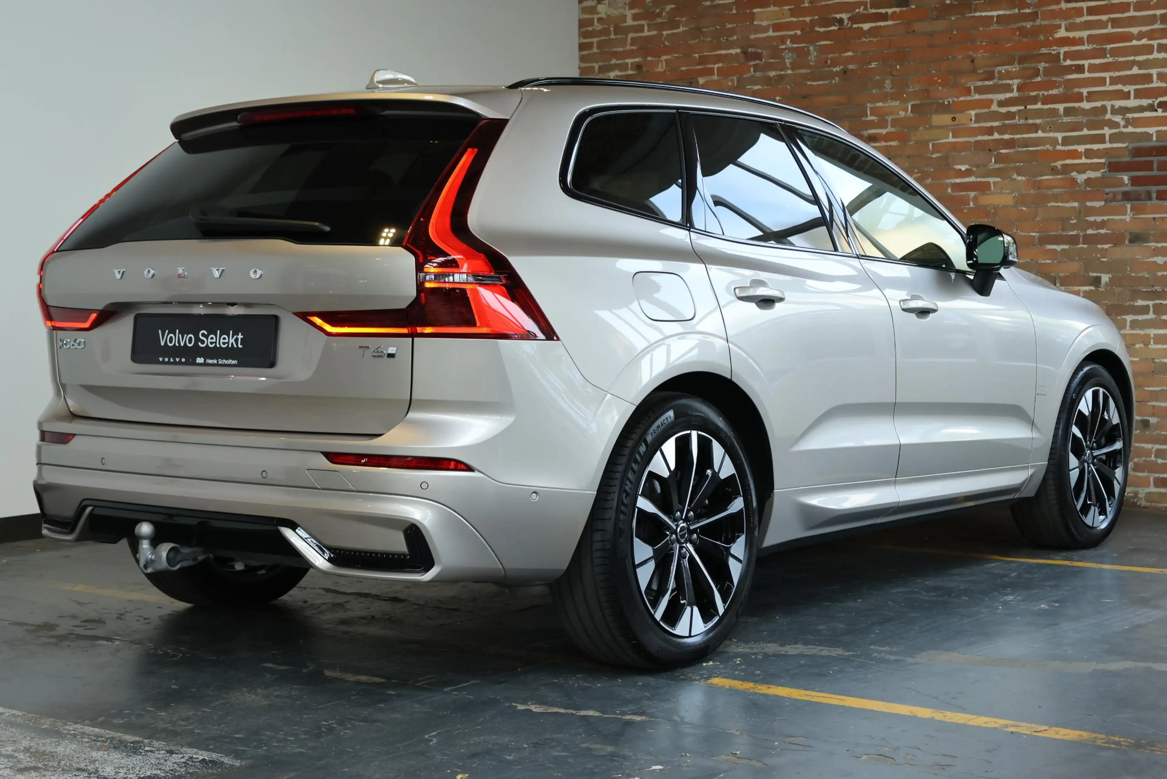 Volvo XC60 T6 Plug-in hybrid AWD Plus Black Edition | Luchtve — photo 3