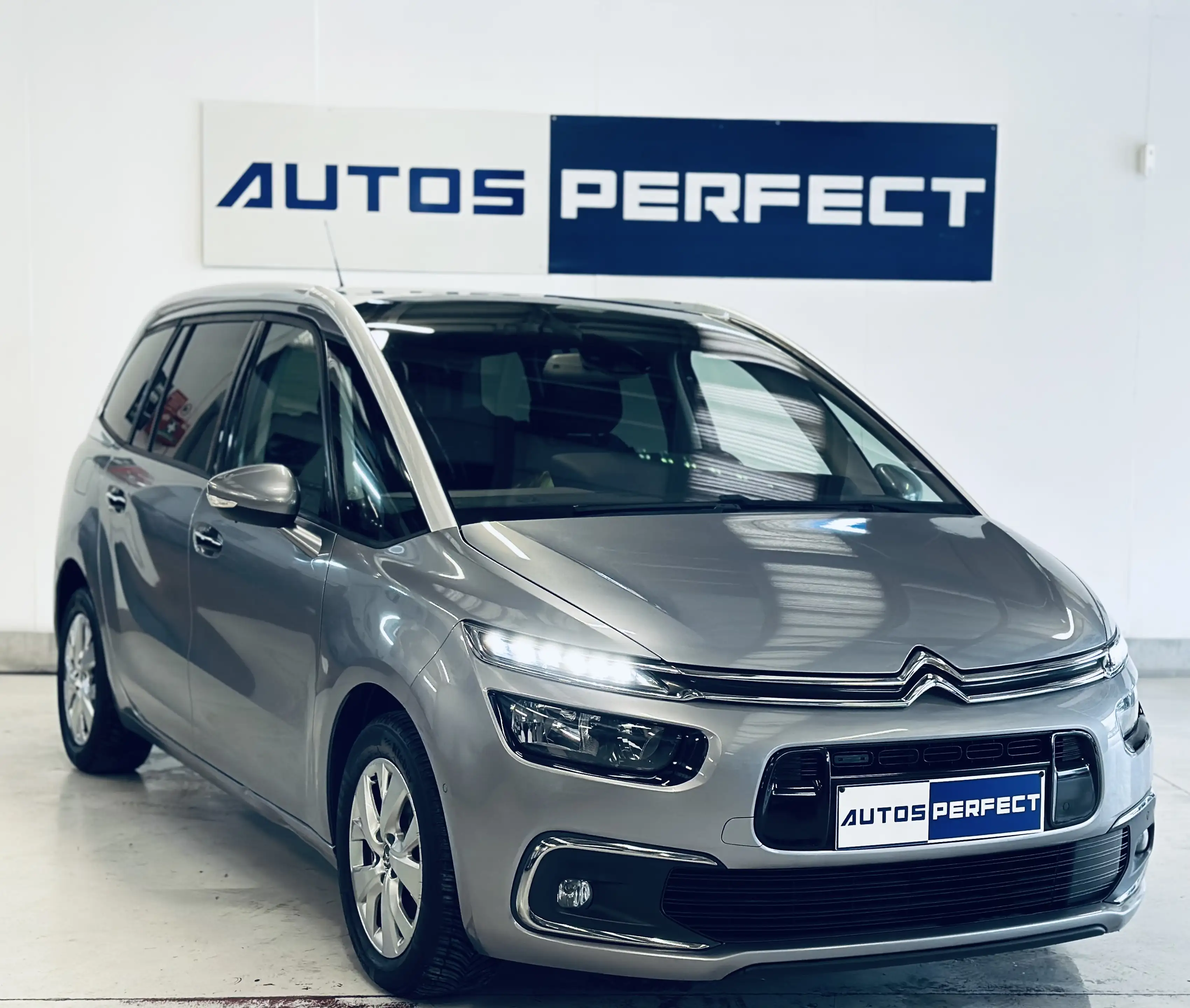 Citroen C4 Picasso 1.2 7 PLACES AUTOMATIQUE PALETTE  CAMERA PDC NAVI — photo 2