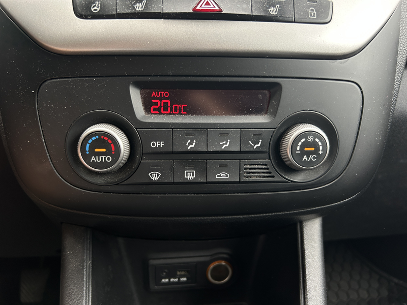 Kia Venga 1.4 CVVT ExecutiveLine TREKHAAK CRUISE ECC LMV — photo 9