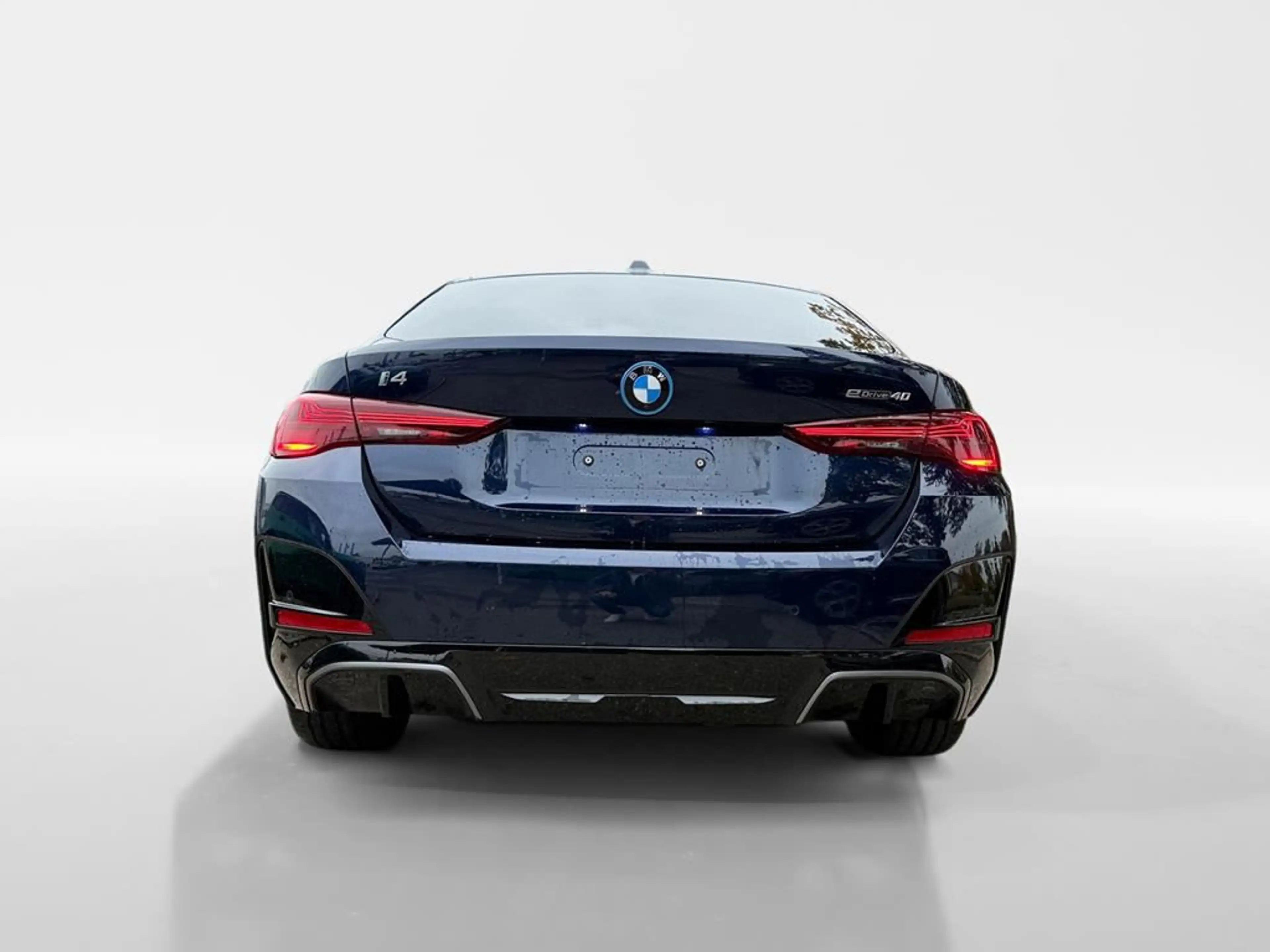 BMW i4 M Sport — photo 6