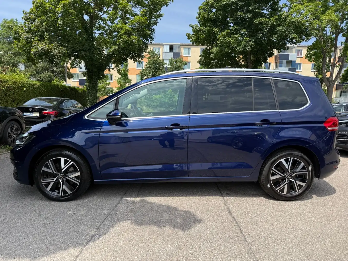Volkswagen Touran Highline 1.5 TSI DSG/ACC/LED/NAVI/8xALU Blau - 2