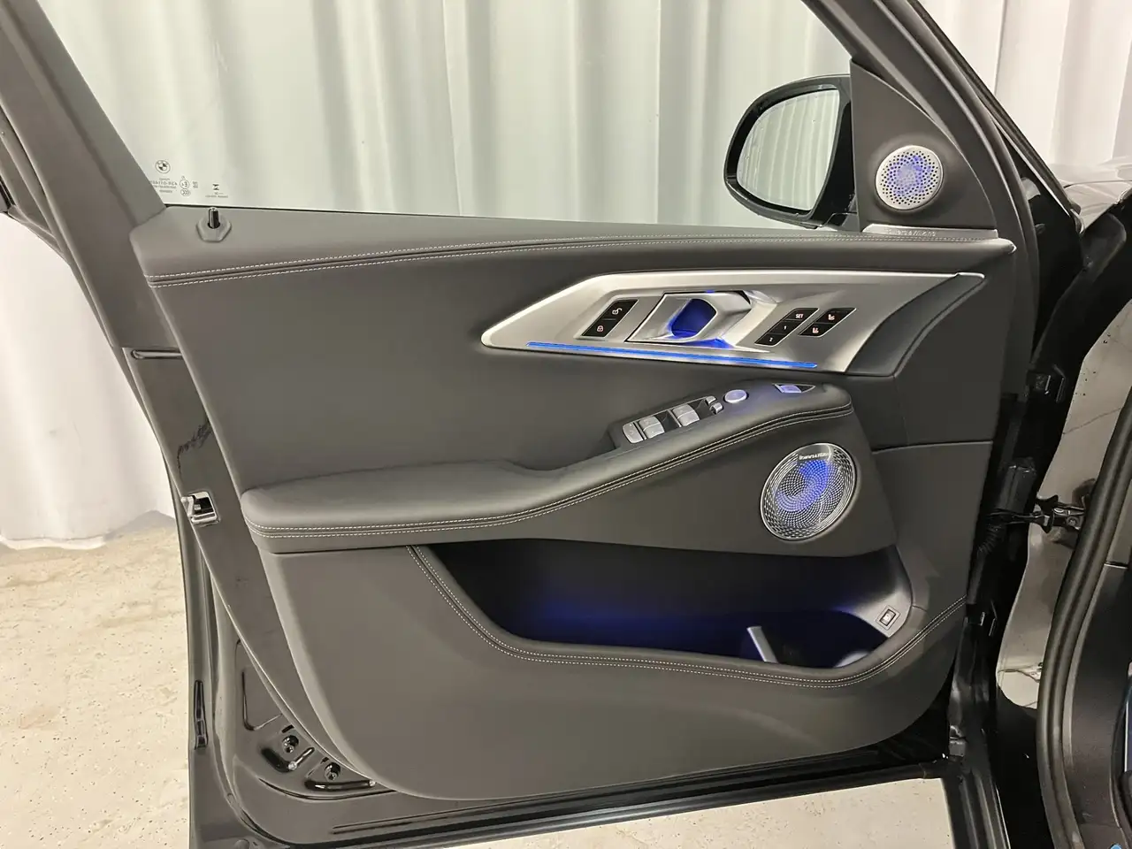 BMW XM 50e *Soft Close / AHK / Bowers&Wilkins*, миниатюра 17