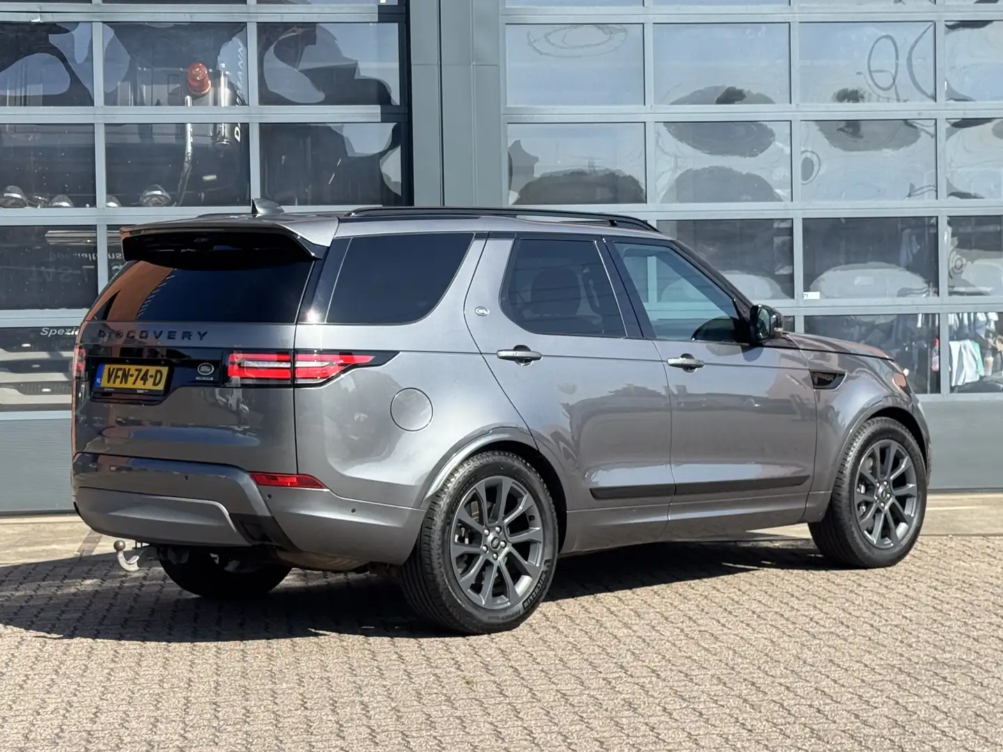 Land Rover Discovery 3.0 V6 Sd6 SE | Grijs kenteken | Pano | Afn. Trekh Gris - 2