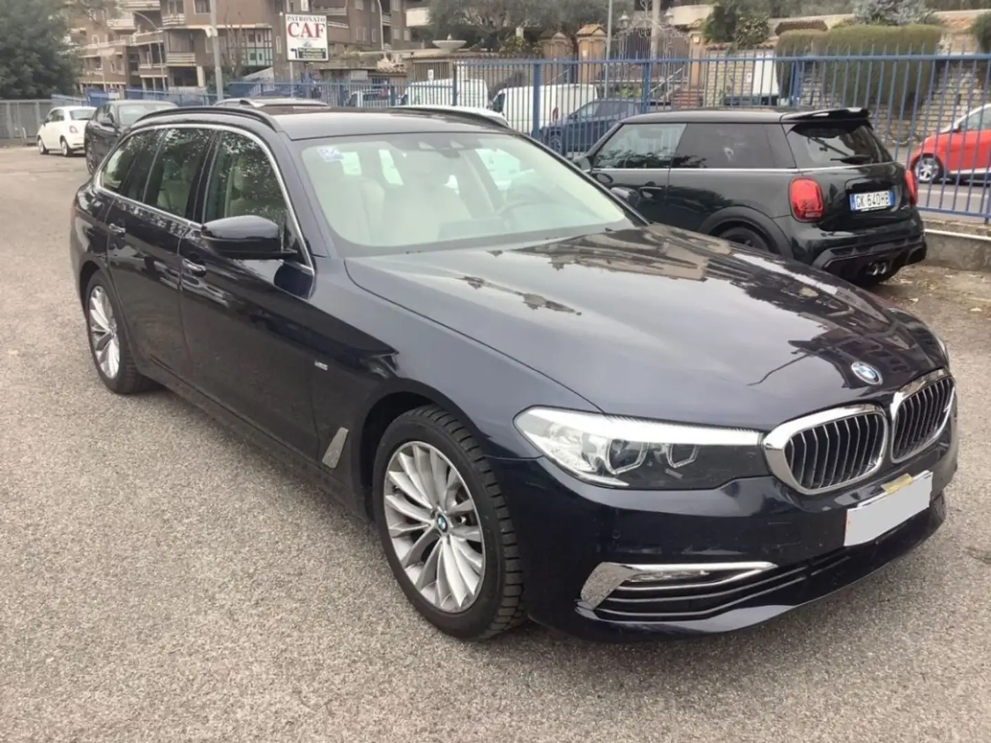 BMW 520 520dA Touring xDrive Blauw - 1