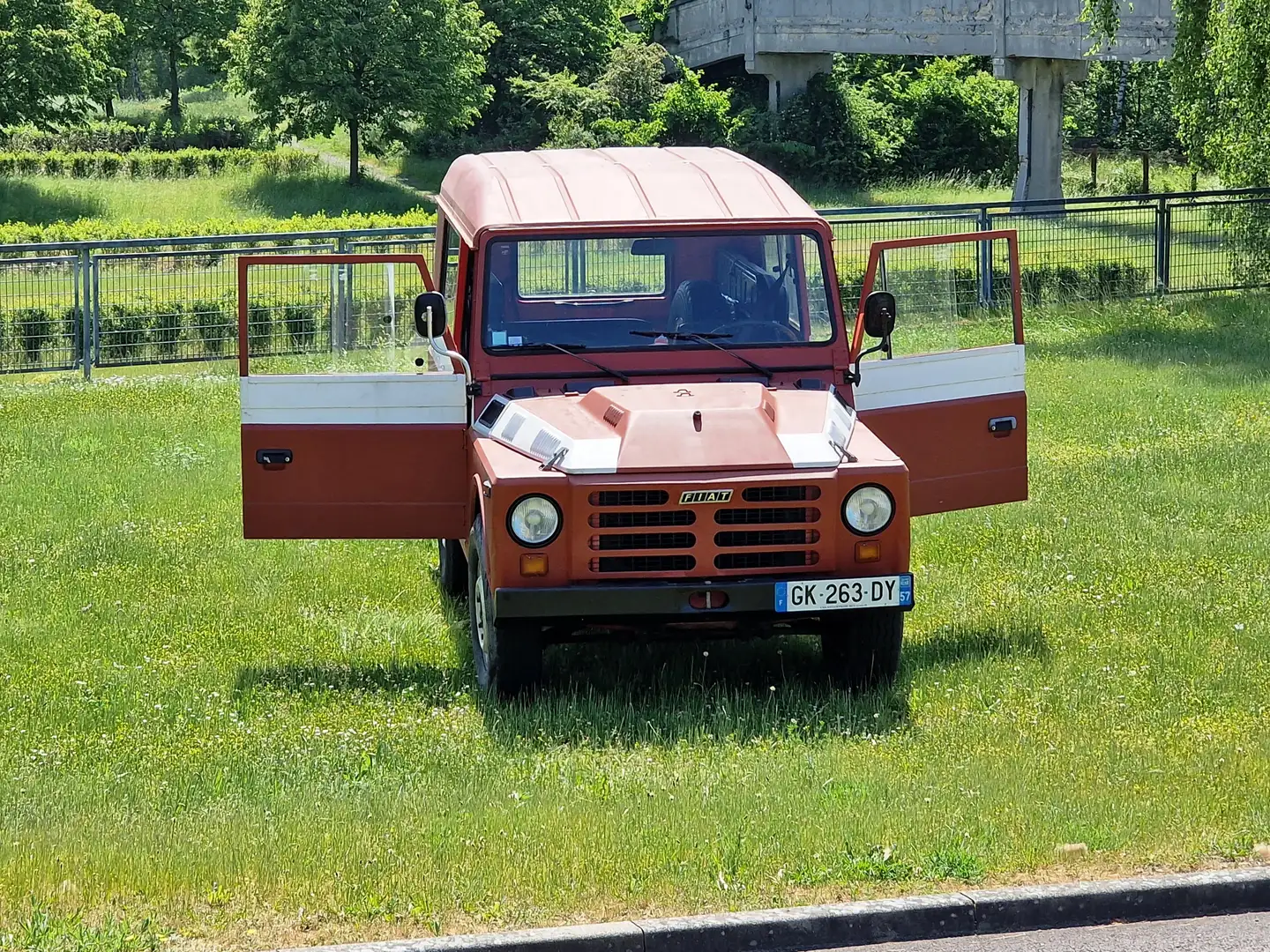 Fiat Campagnola crvena - 1