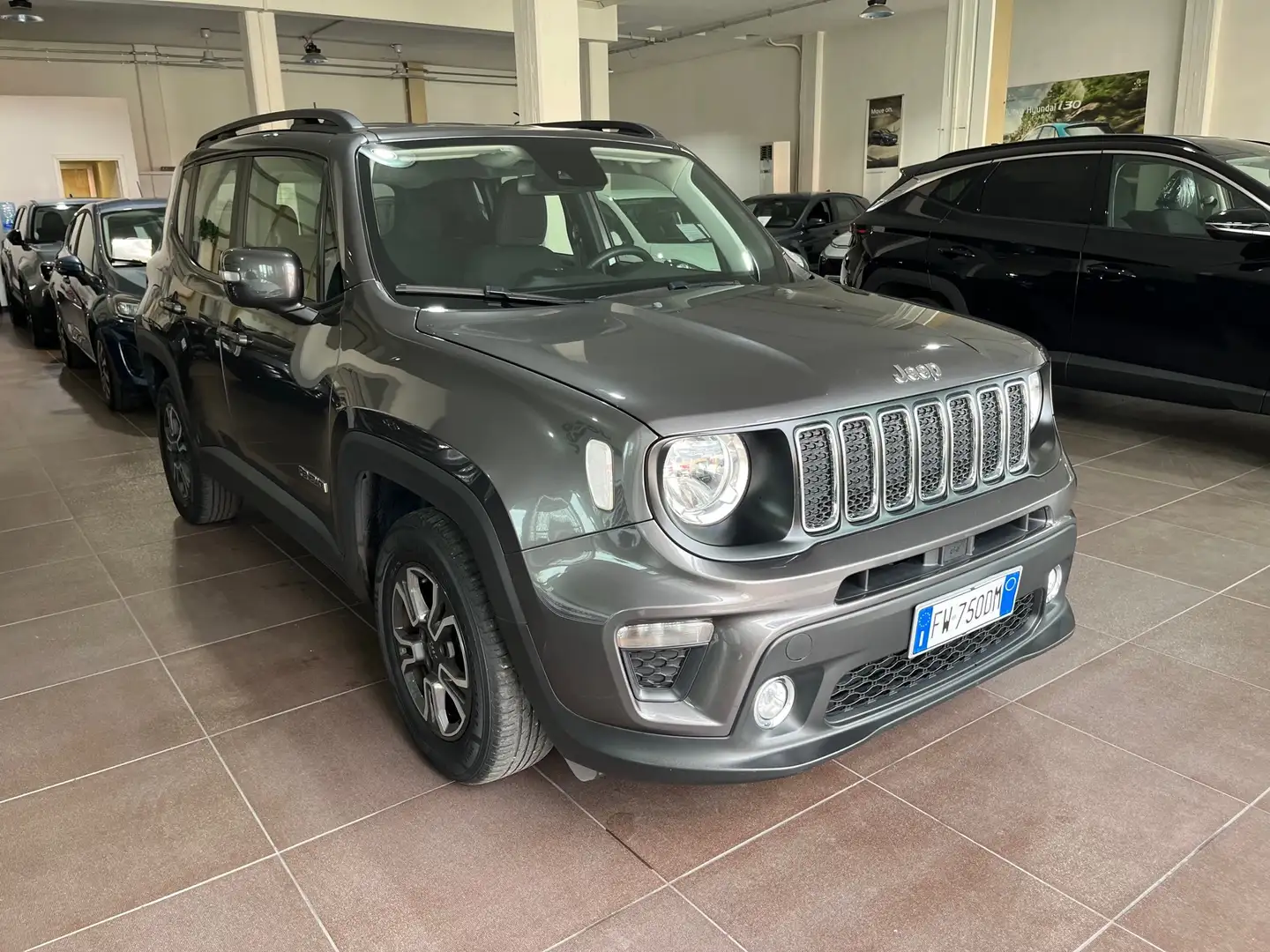 Jeep Renegade 1.0 120CV UNICO PROP. Gris - 2