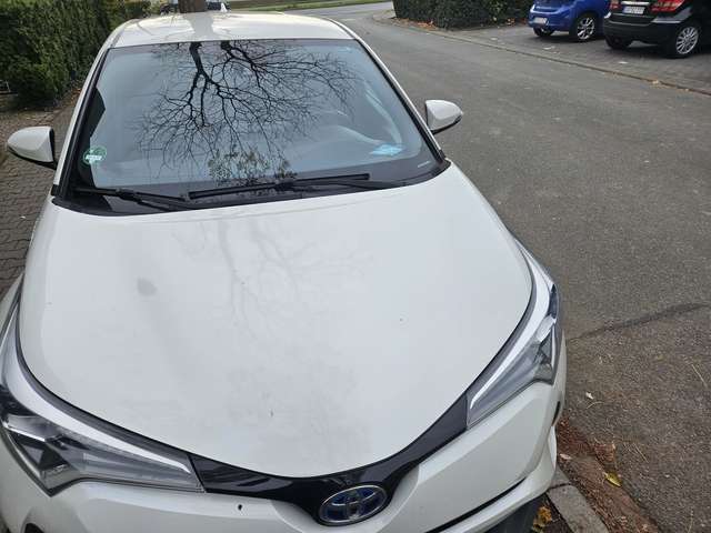 Imagine Toyota C-HR Hybrid, Lounge