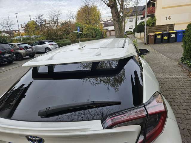 Toyota C-HR Hybrid, Lounge