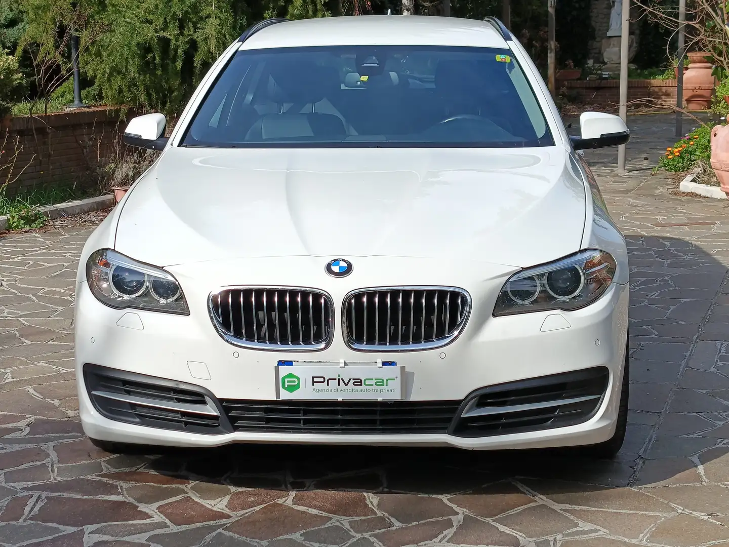 BMW 520 d Touring xdrive Luxury 190 cv Bianco - 2
