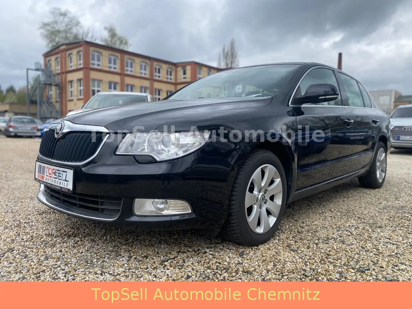 Skoda Superb 2.0 TDI CR DSG Ambition PDC NAVI 1.Hand Negru - 1