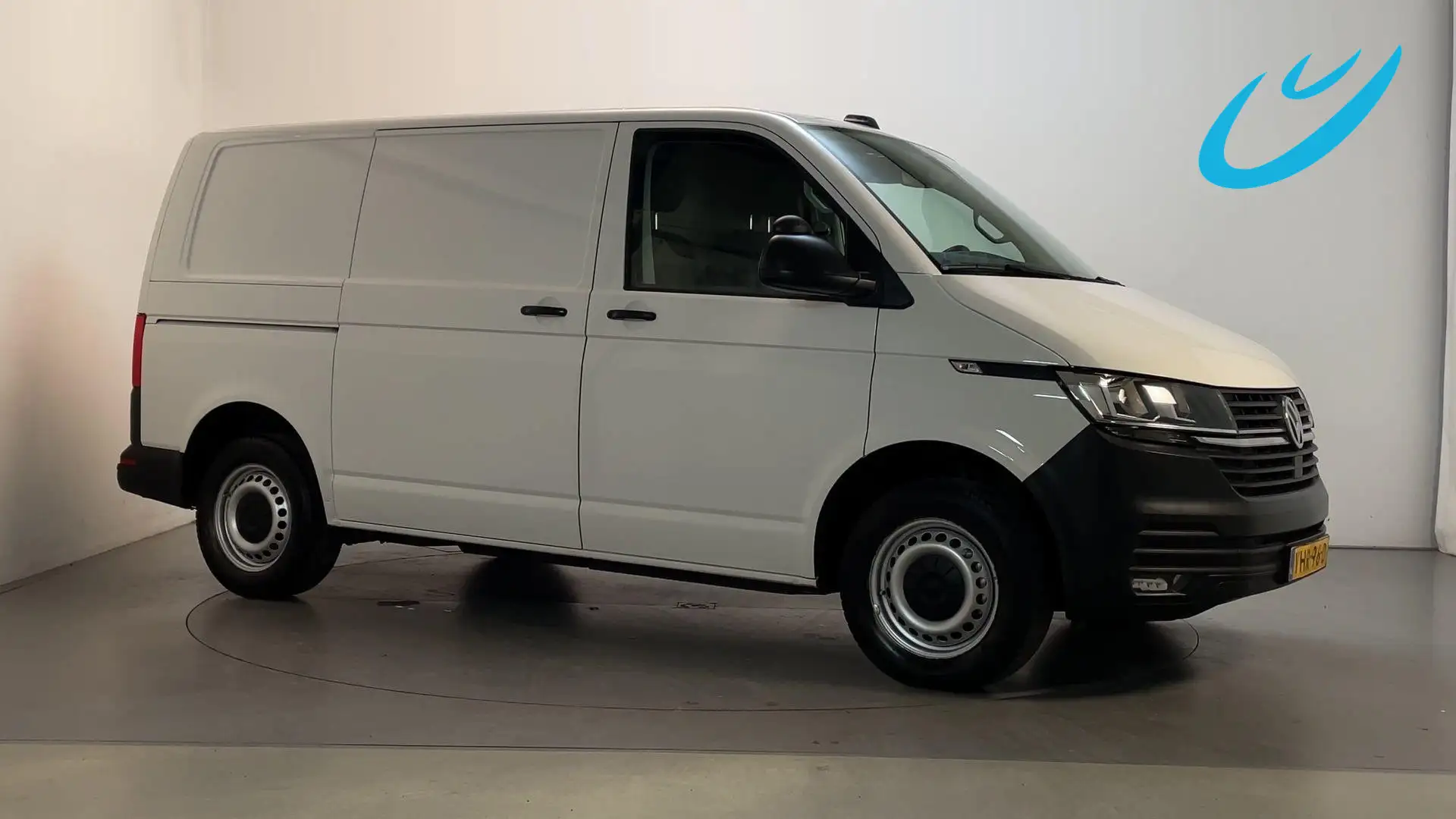 Volkswagen Transporter 2.0 TDI 150pk DSG L1H1 Camera Navigatie App-Connec Wit - 1