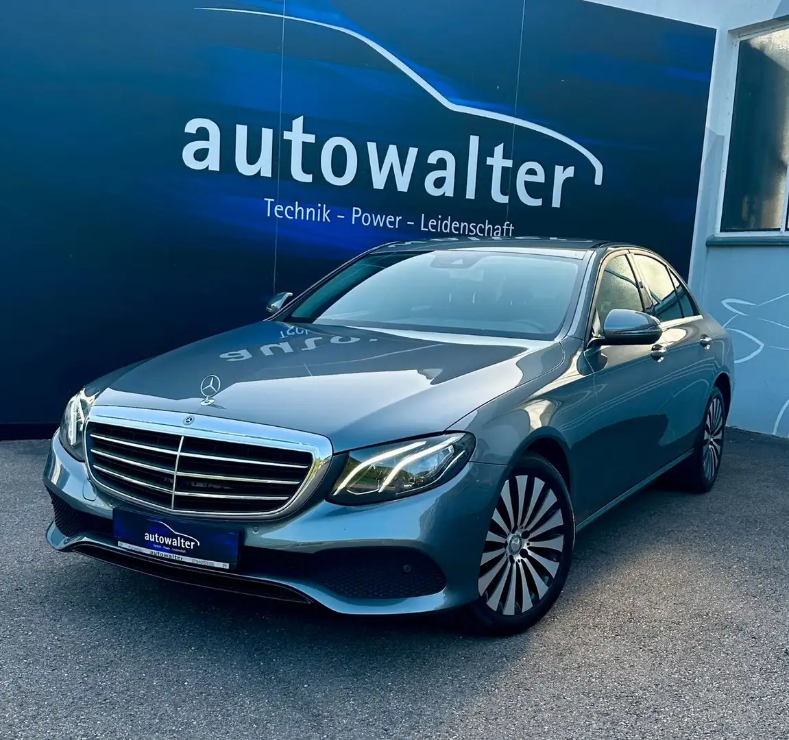 Mercedes-Benz E 200 -LED-Rückfahr-großer Service neu-TOP Grijs - 1