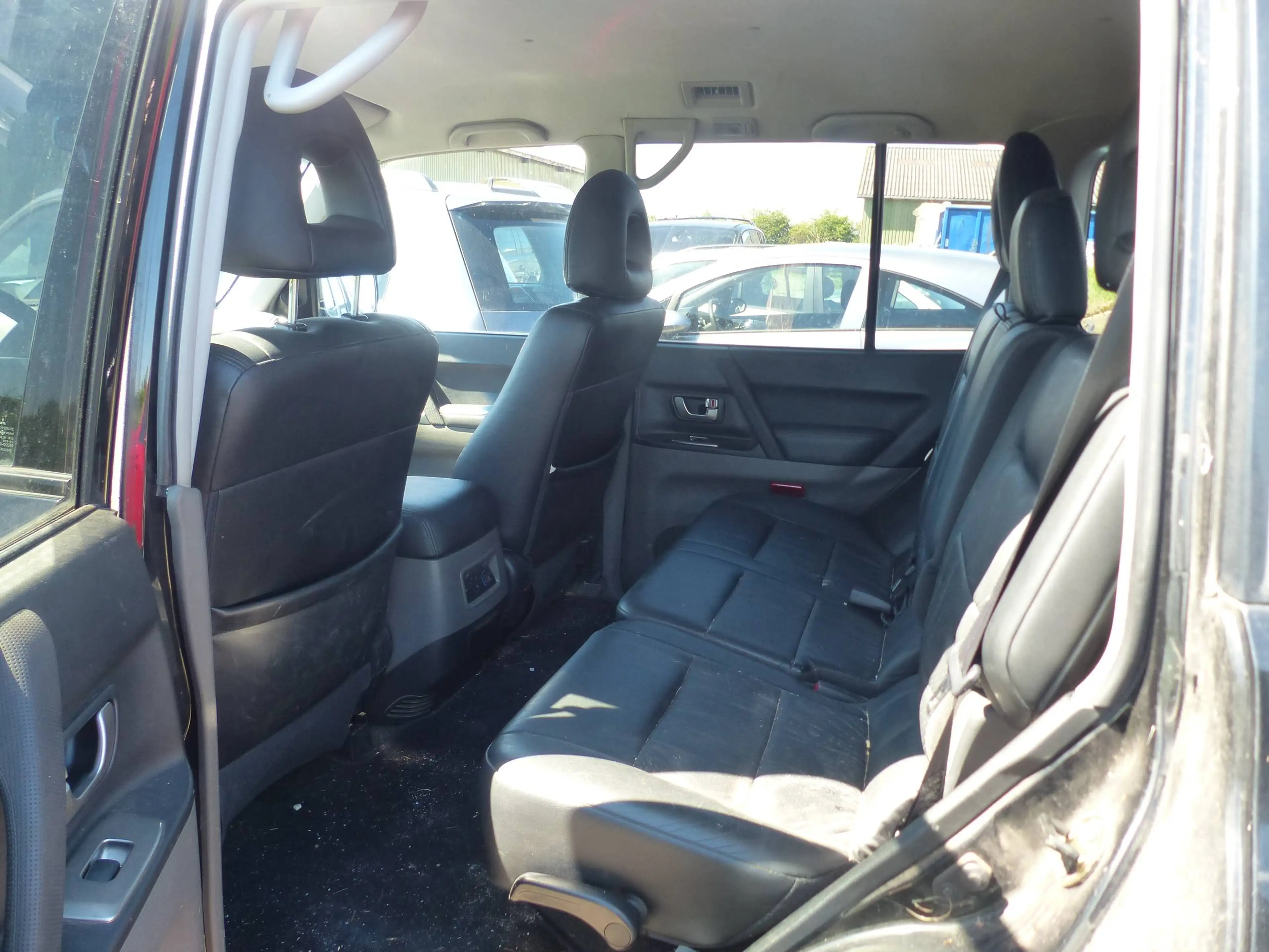 Mitsubishi Pajero 3.2 DI-D Diesel Automati Allrad AHK HU/AU 11/2025 — photo 8