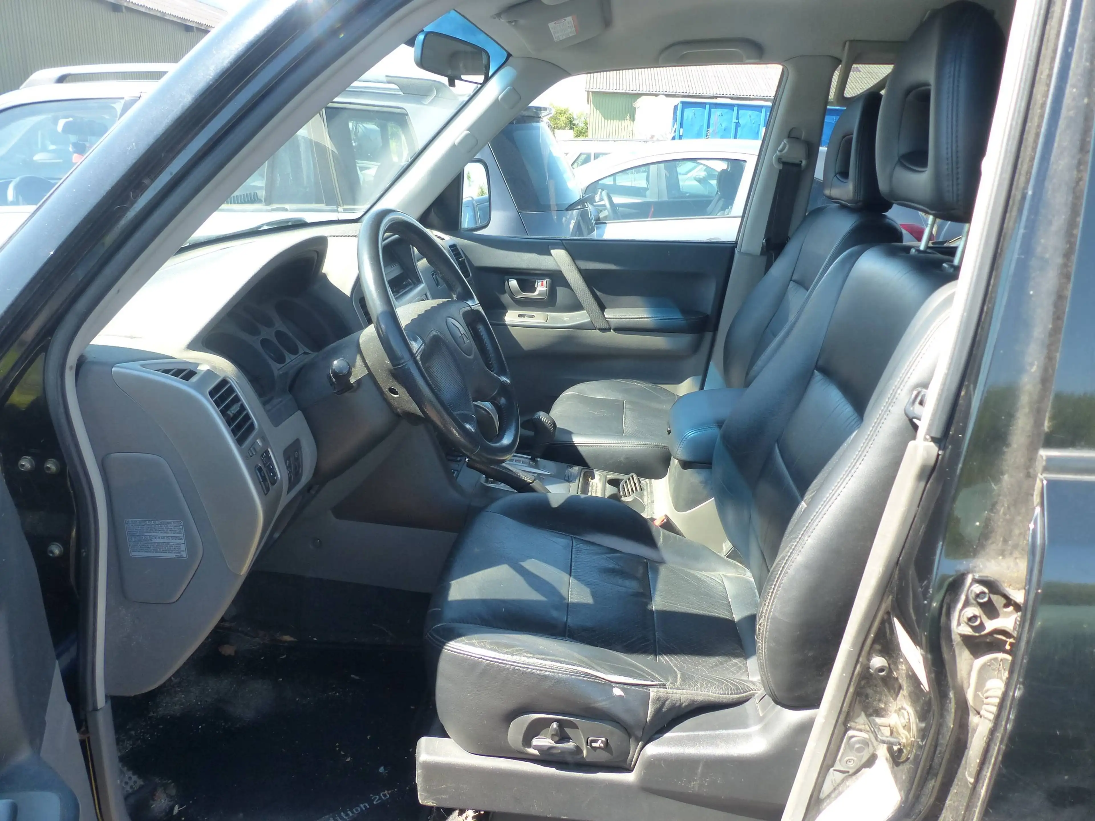 Mitsubishi Pajero 3.2 DI-D Diesel Automati Allrad AHK HU/AU 11/2025 — photo 11