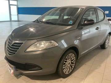 Ypsilon III 2011 1.2 8v Elefantino 69cv