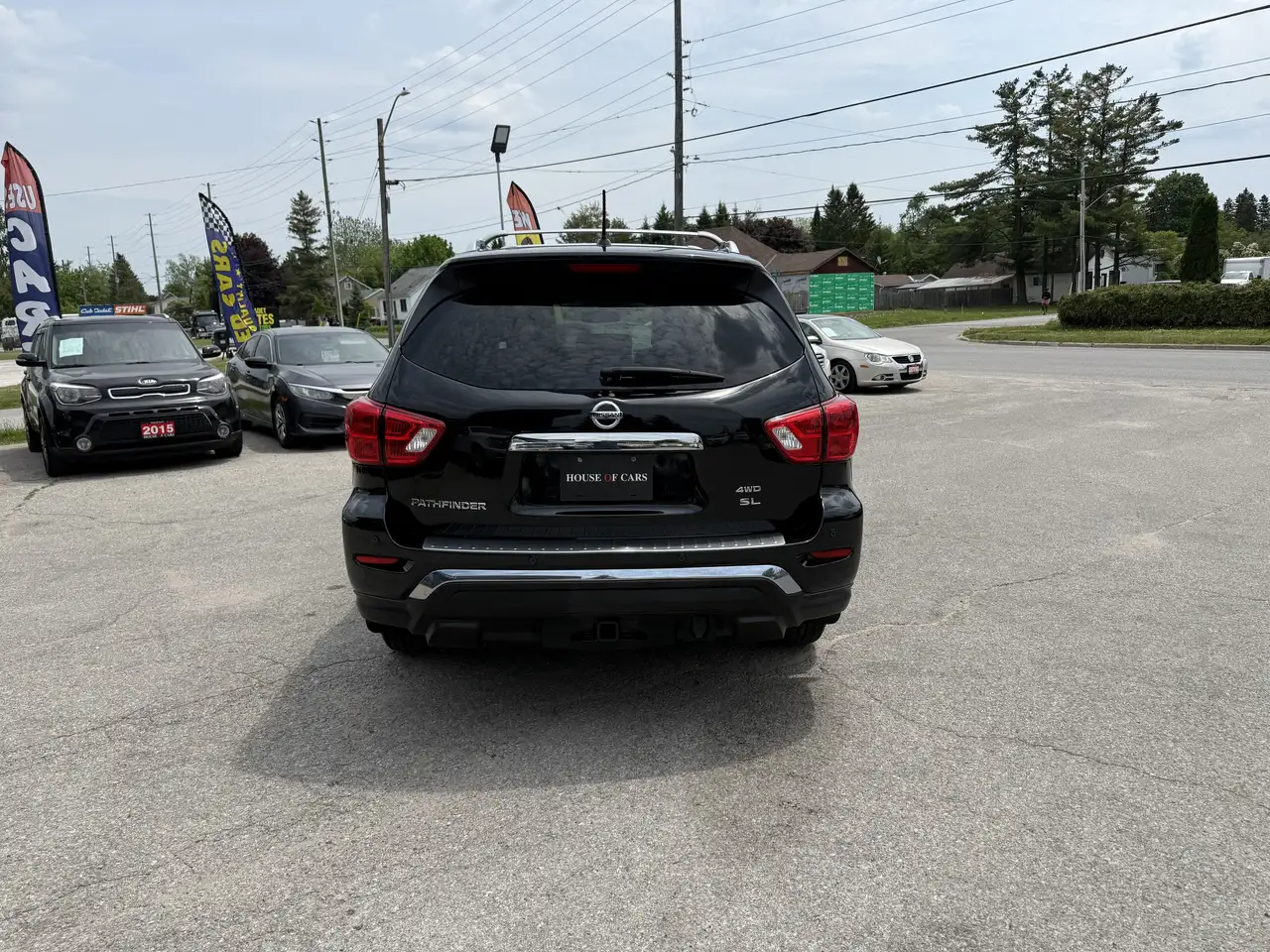 Nissan Pathfinder снимка Nissan Pathfinder