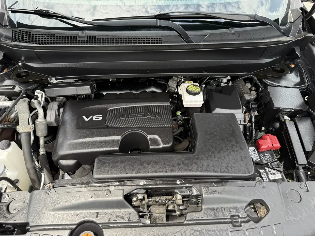 Nissan Pathfinder снимка Nissan Pathfinder