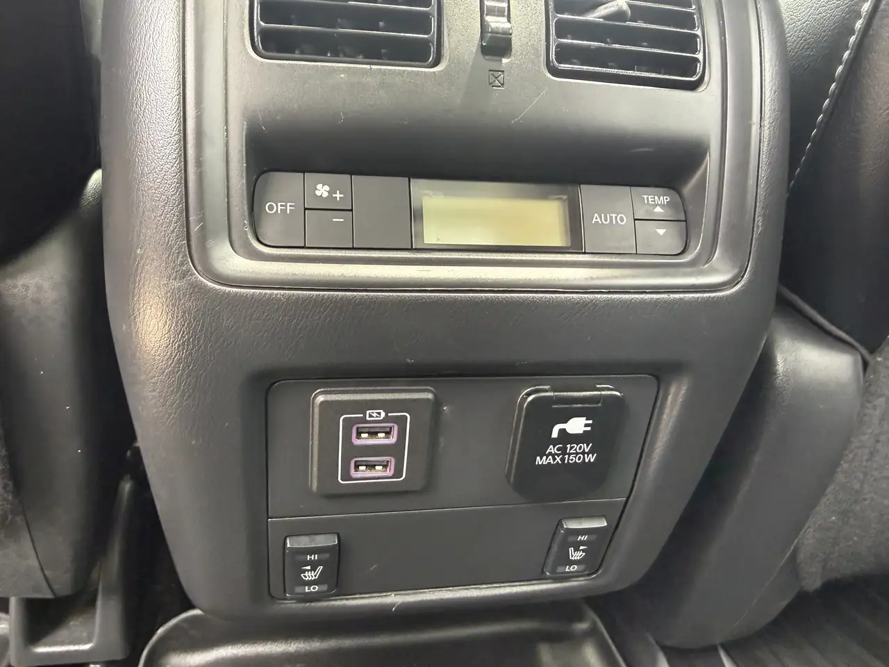 Nissan Pathfinder снимка Nissan Pathfinder