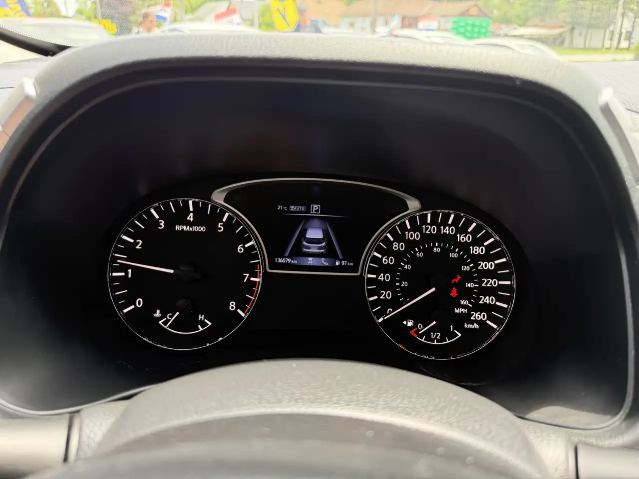Nissan Pathfinder снимка Nissan Pathfinder