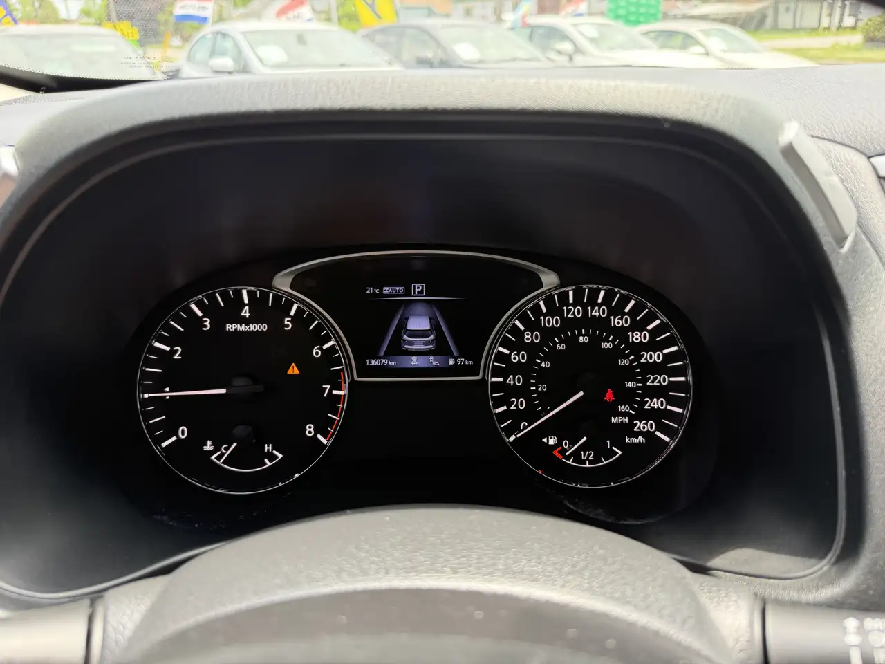 Nissan Pathfinder снимка Nissan Pathfinder