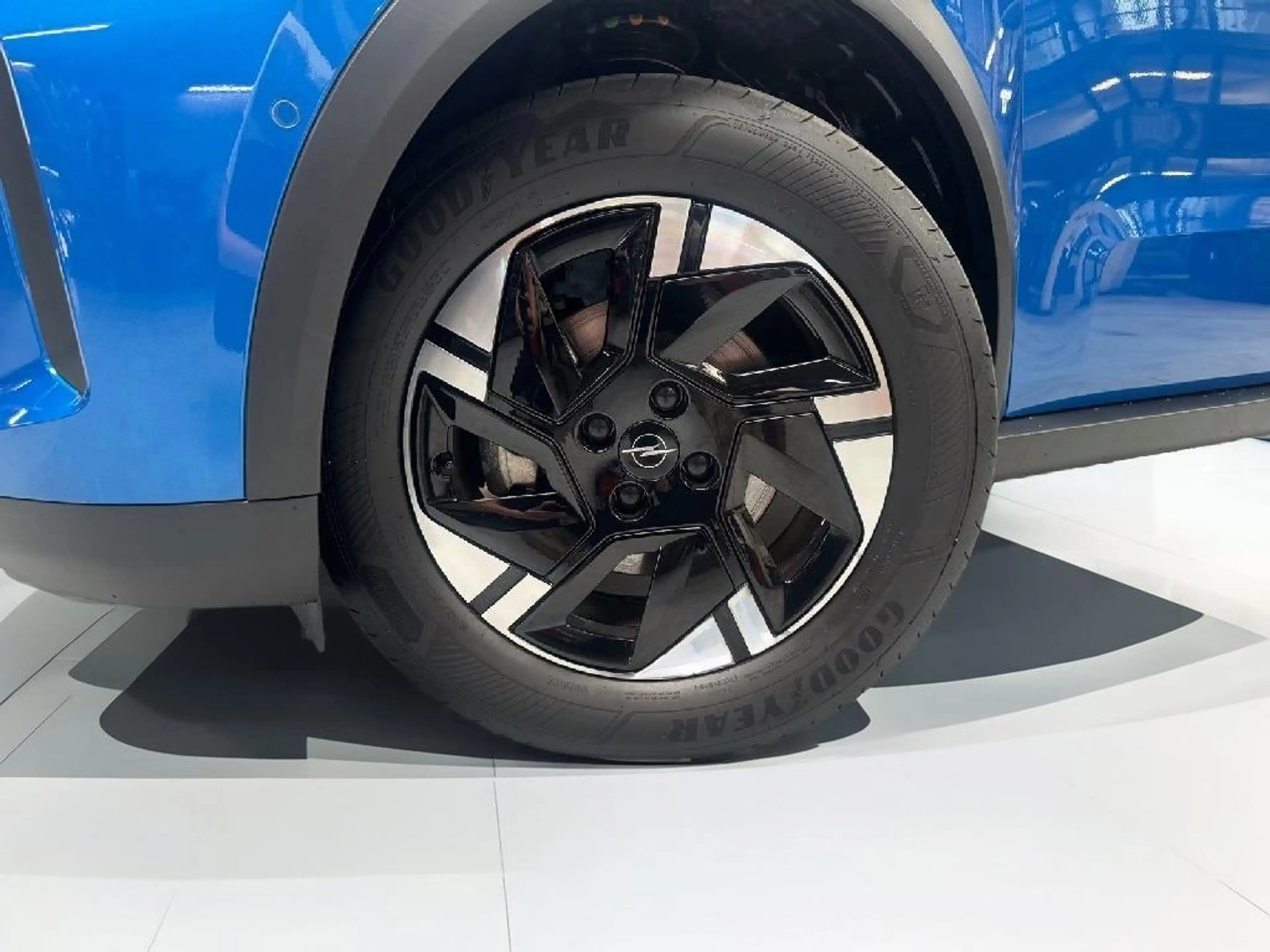 Opel Frontera Extended range Electric GS 54 kWh | Winter pakket — photo 24