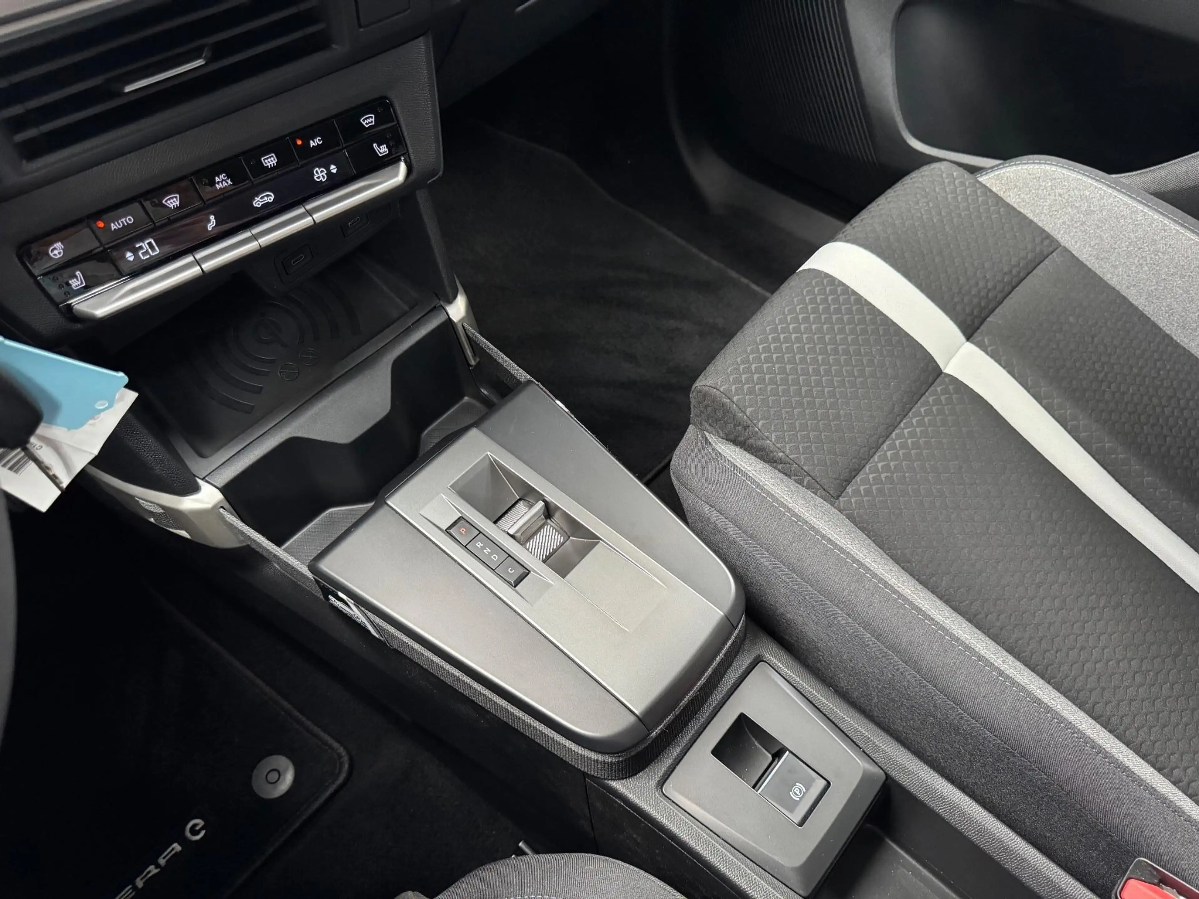Opel Frontera Extended range Electric GS 54 kWh | Winter pakket — photo 15