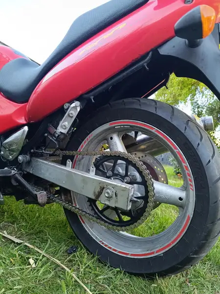 Suzuki GSF 600 Bandit - foto 3