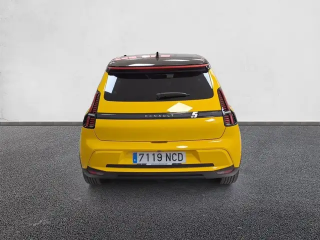 Renault Megane E-Tech view 6
