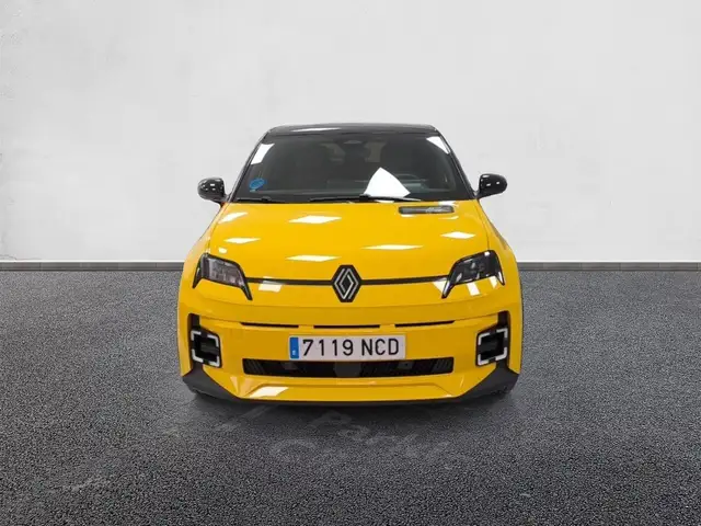 Renault Megane E-Tech view 3