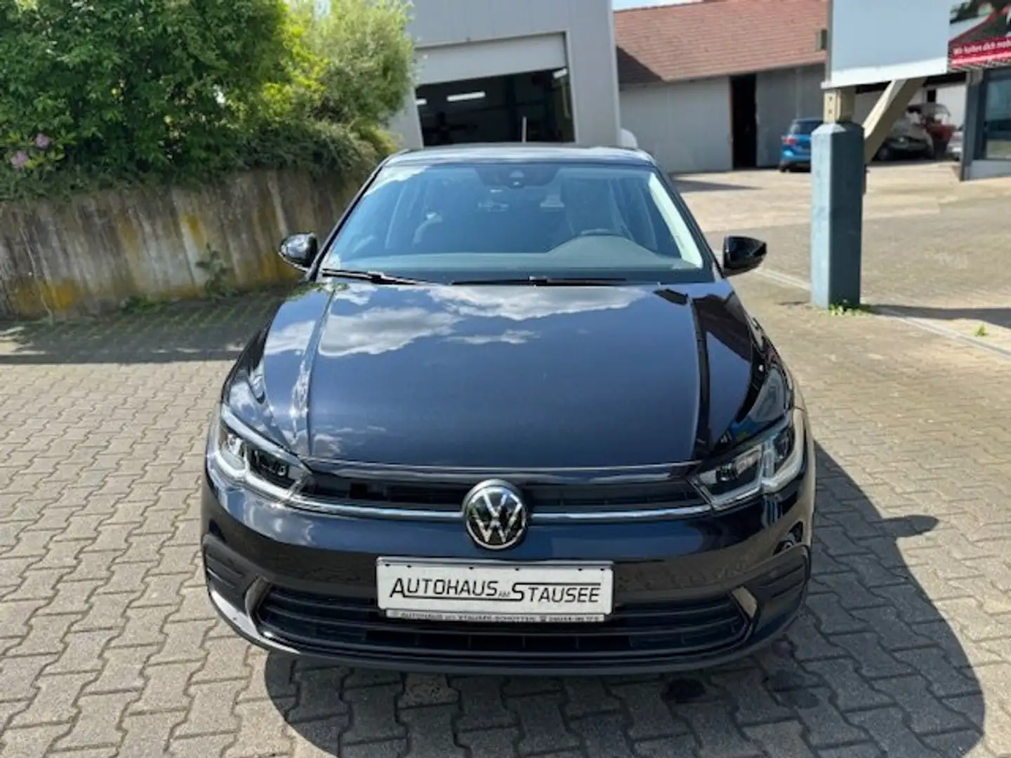 Volkswagen Polo 1.0 TSI DSG Life *IQ-Drive*ACC*Navi über App Zwart - 2