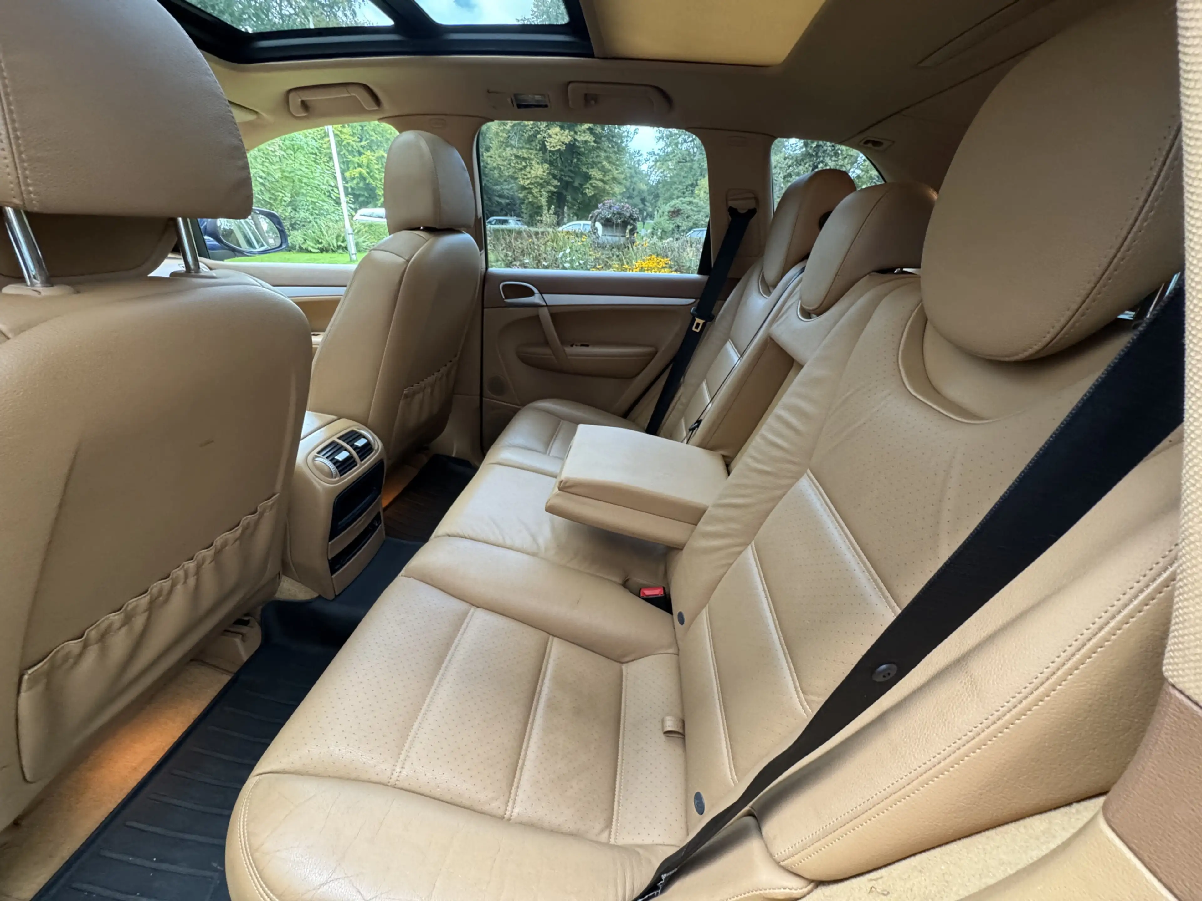 Porsche Cayenne 4.8 S — photo 16