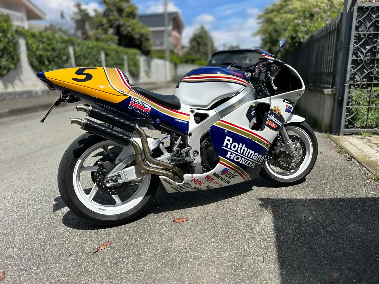 Honda CBR 900
