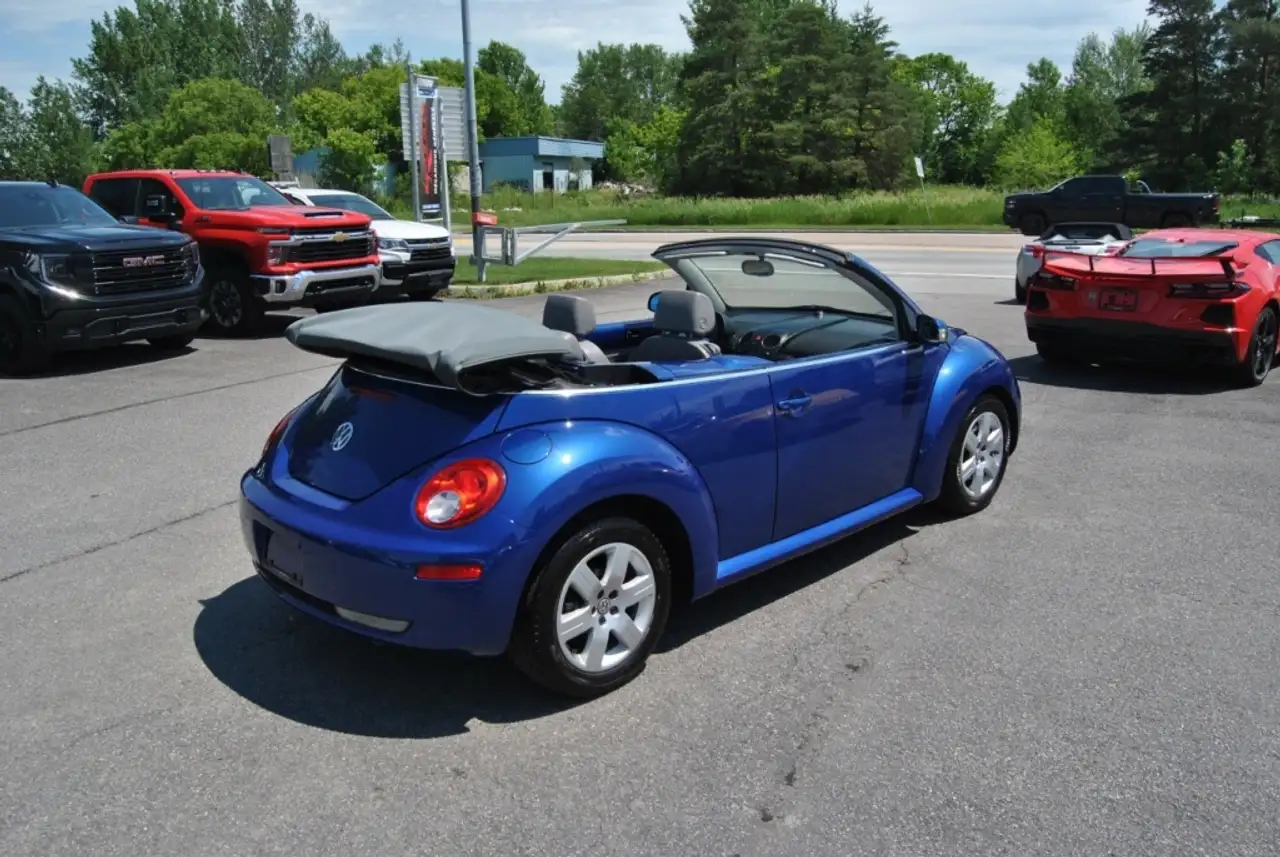 Volkswagen Beetle photo Volkswagen Beetle
