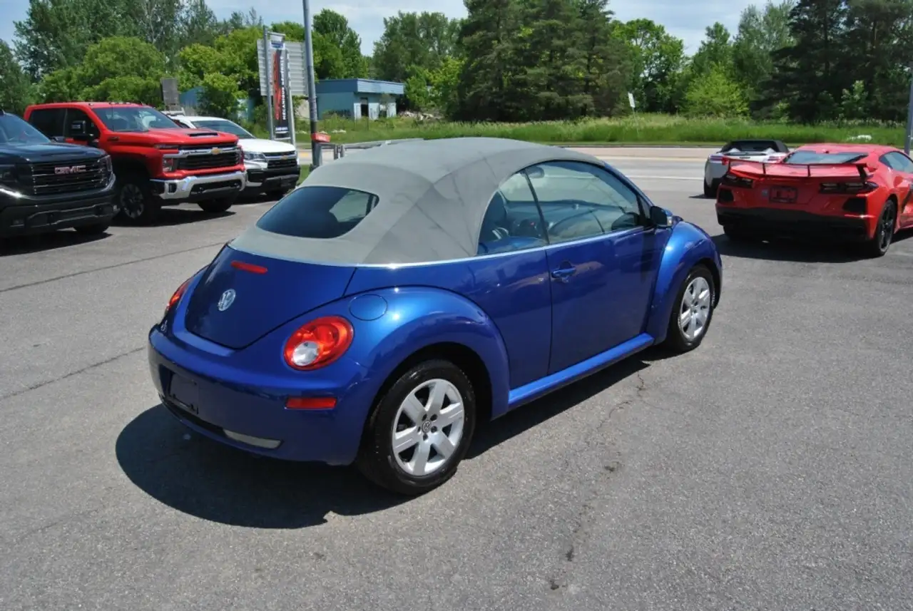Volkswagen Beetle photo Volkswagen Beetle