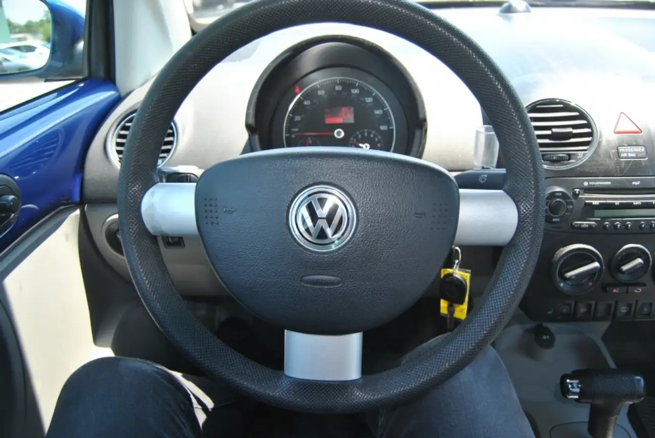 Volkswagen Beetle photo Volkswagen Beetle
