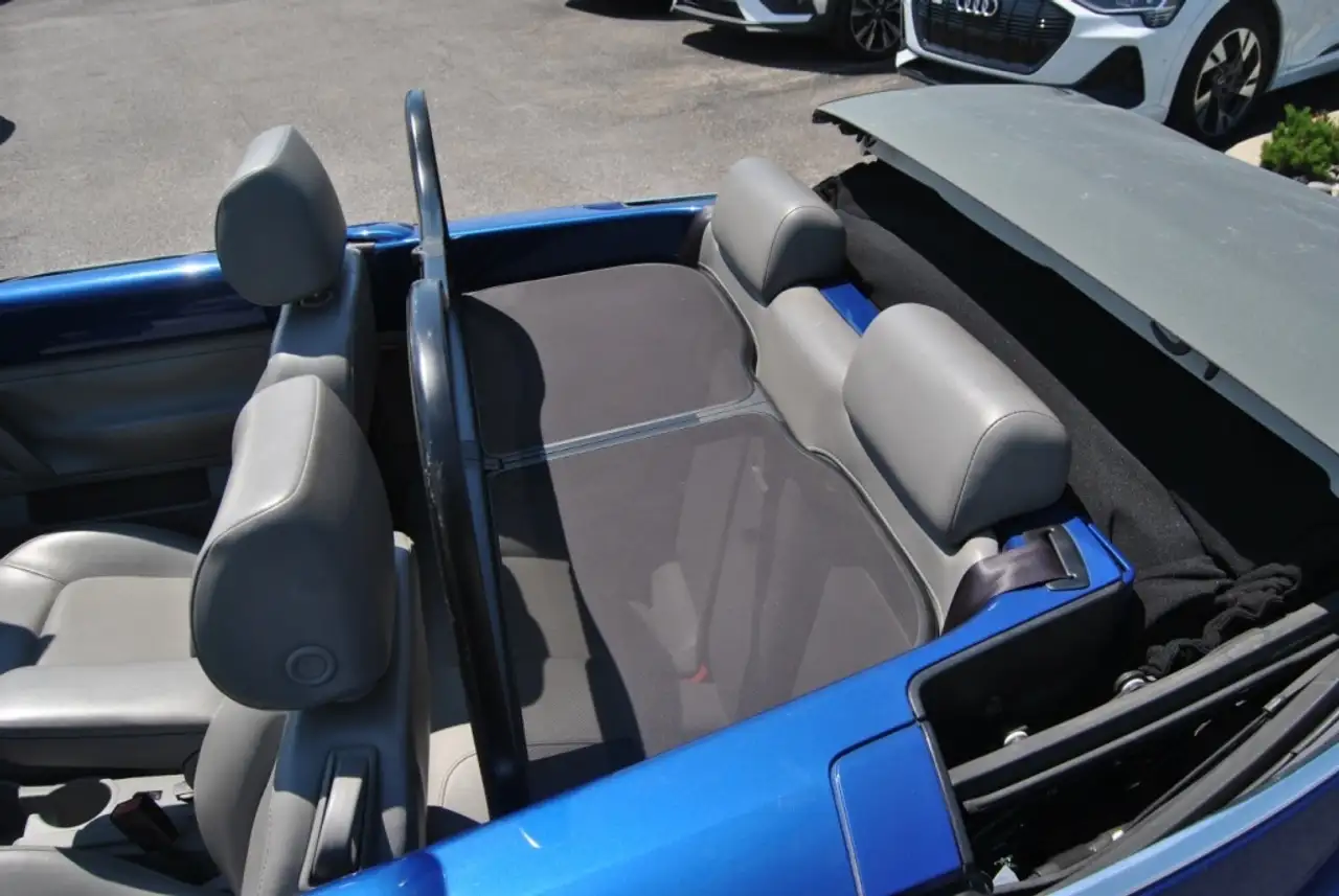Volkswagen Beetle photo Volkswagen Beetle