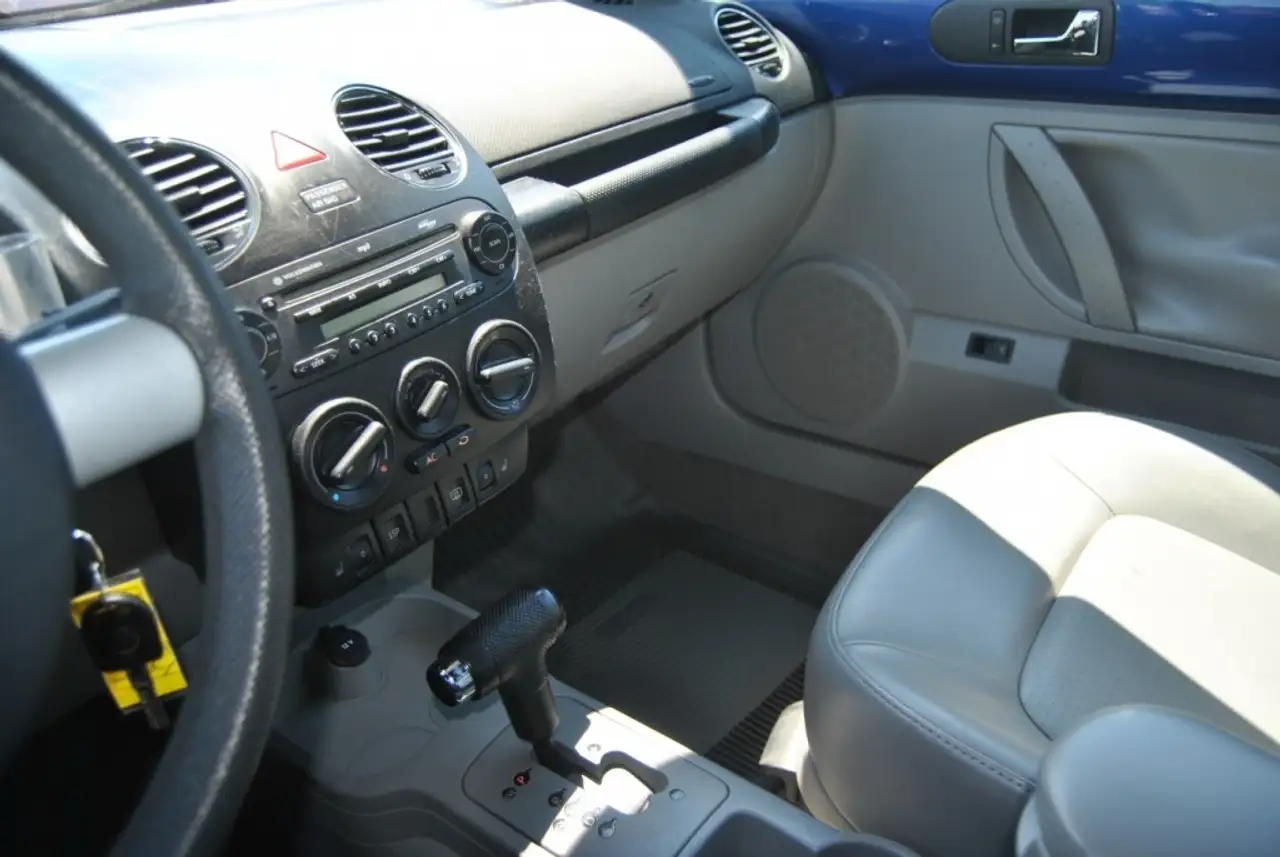 Volkswagen Beetle photo Volkswagen Beetle