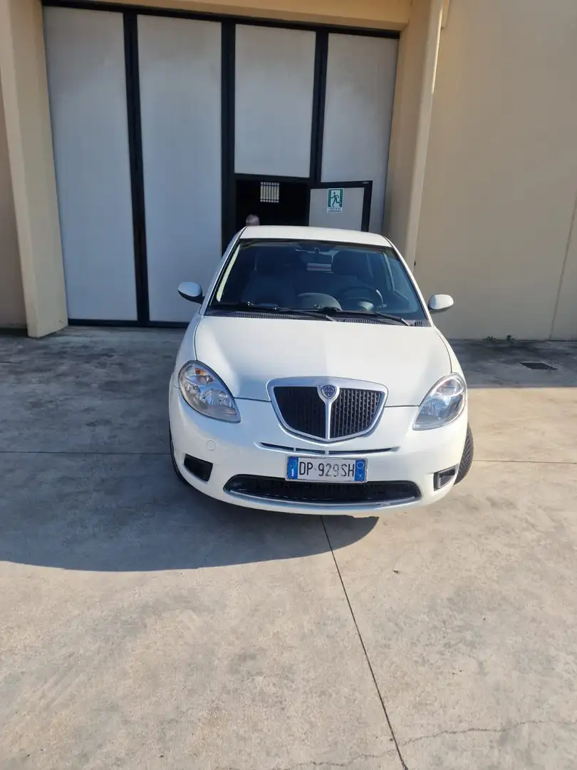 Lancia Ypsilon 1.2 8v Versus - 1